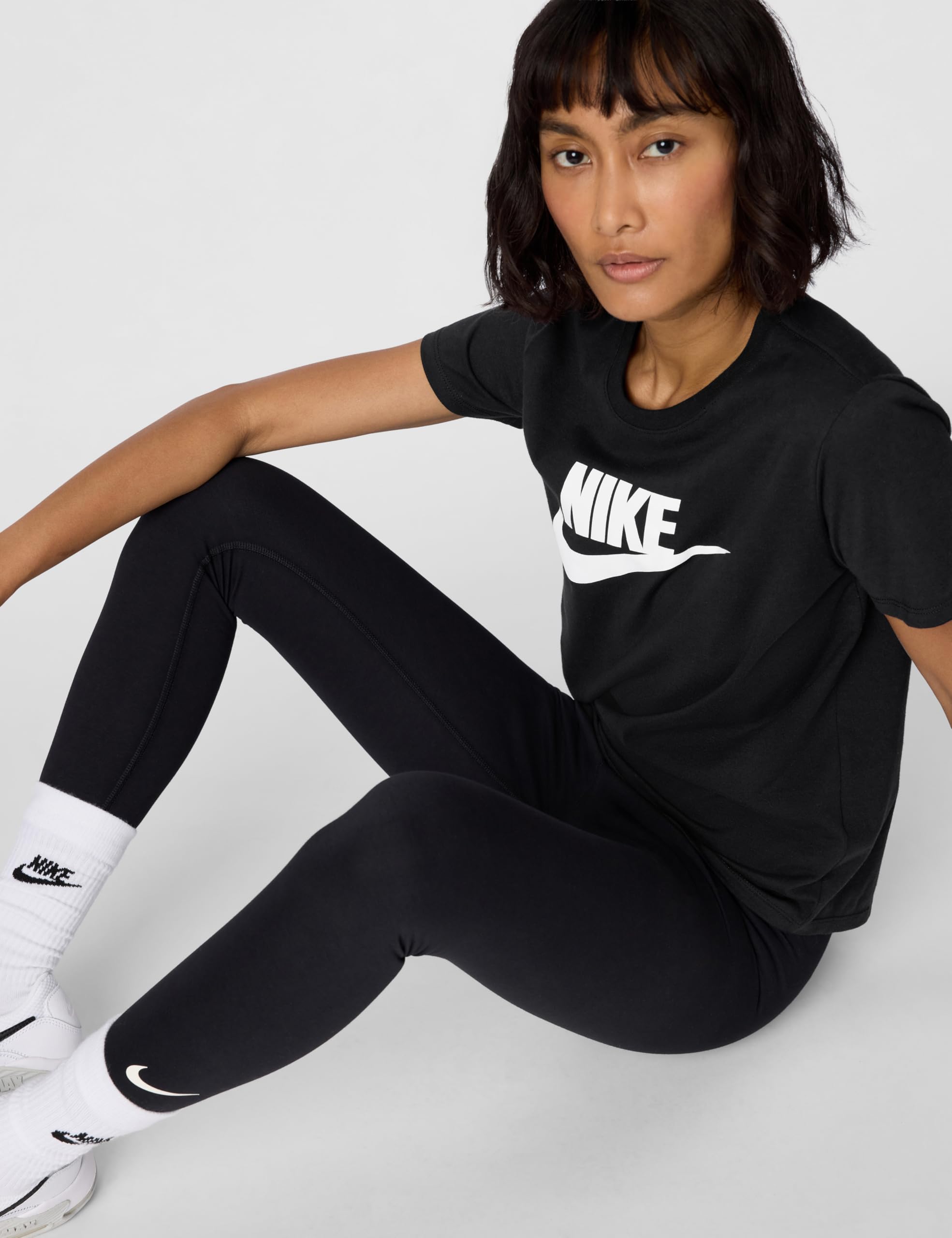 NIKE Sportswear Essential - Camiseta de Manga Corta Mujer - 5