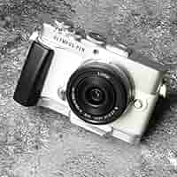 新品 OLYMPUS EP7用ハンドグリップ （黒檀/アルミニウム) OLYMPUS EP7用ハンドグリップ （黒檀/アルミニウム)