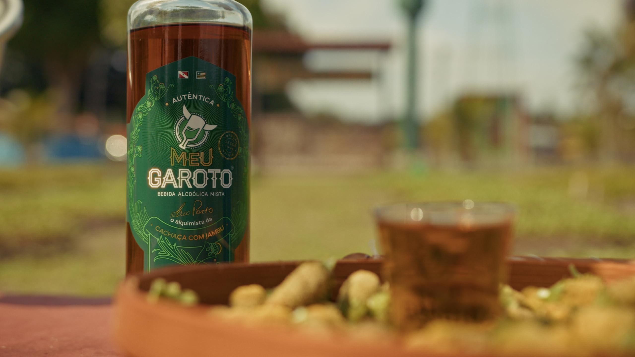 Cachaça Meu Garoto com Jambu 700 mL