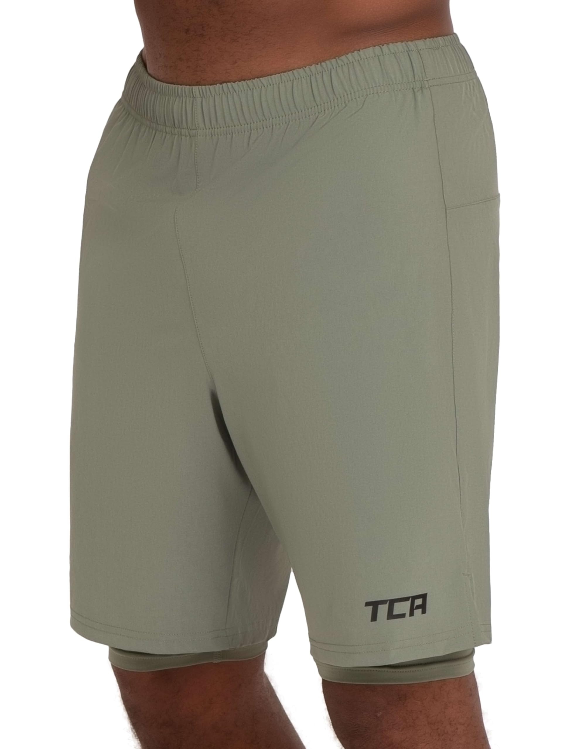 TCA Ultra Sporthose Herren kurz 2 in 1 mit Tasche - Kurze Sport Shorts Trainingshose mit Taschen - Laufhose mit Kompressions Innenhose und Reißverschluss Handytasche