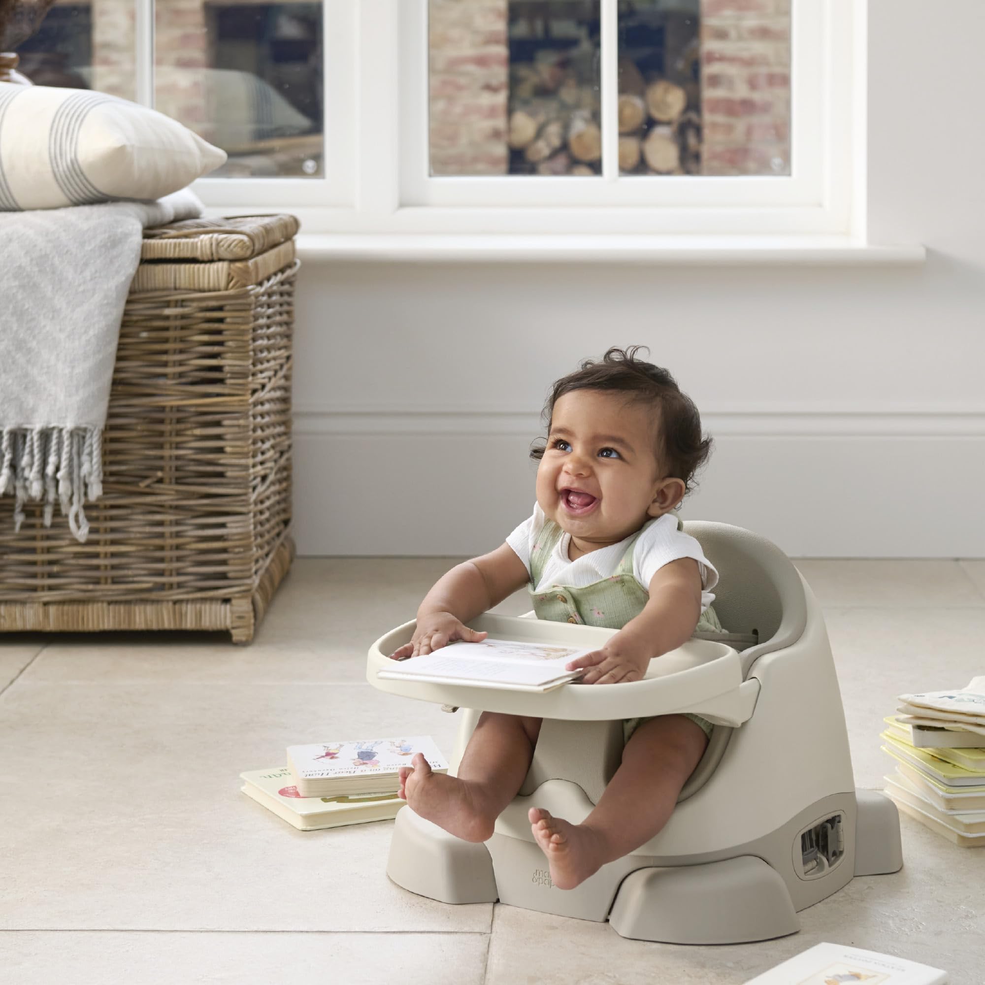 Mamas & Papas Baby Bug seggiolino pappa, vassoio staccabile, imbracatura, seduta regolabile e piedini antiscivolo, Pebble Grey