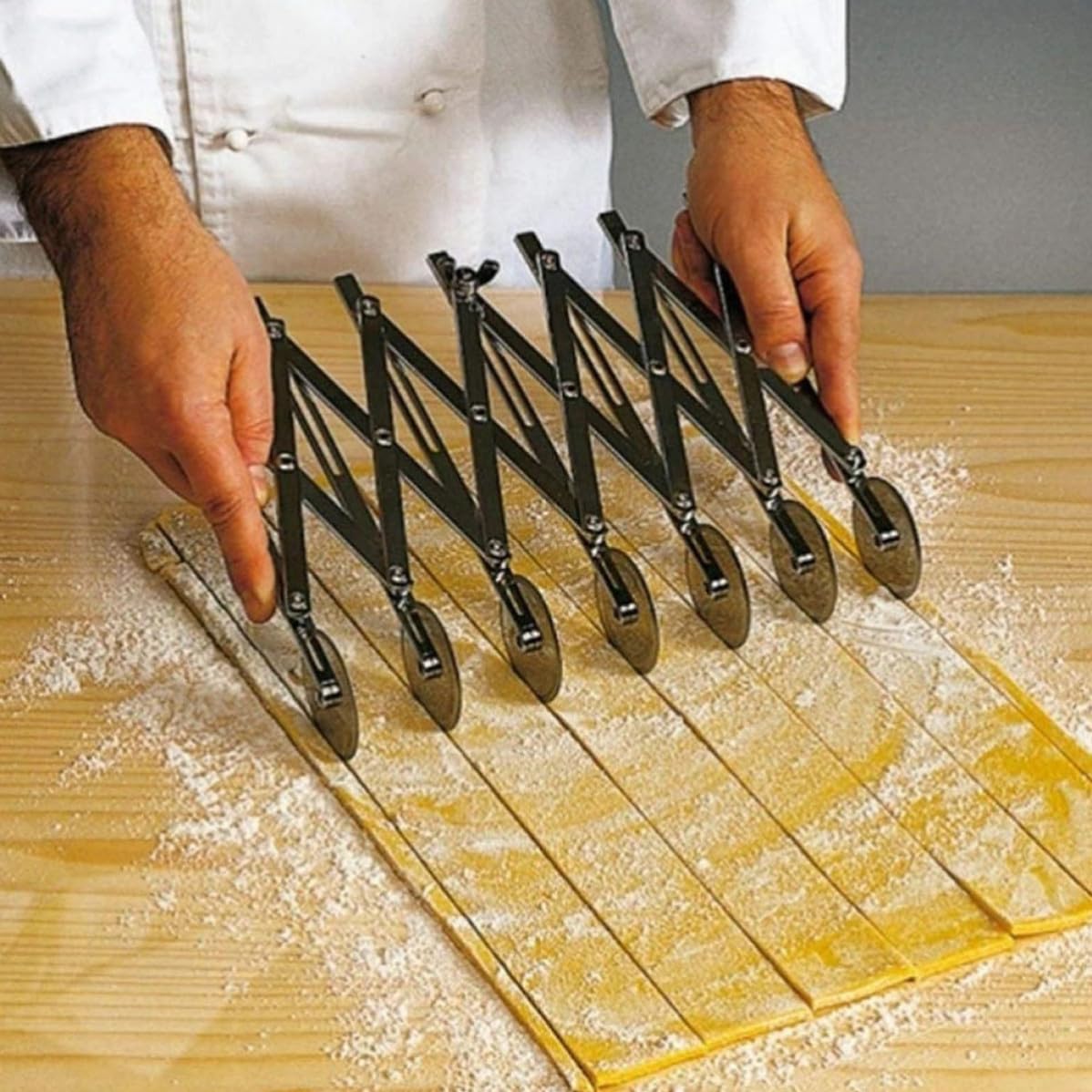ABOOFAN Roulette à Pâtisserie Coupe-pizza Pratique en Acier Inoxydable avec 5 Réglables et Outil Essentiel pour Découper Pâte et Gâteau Cuisine