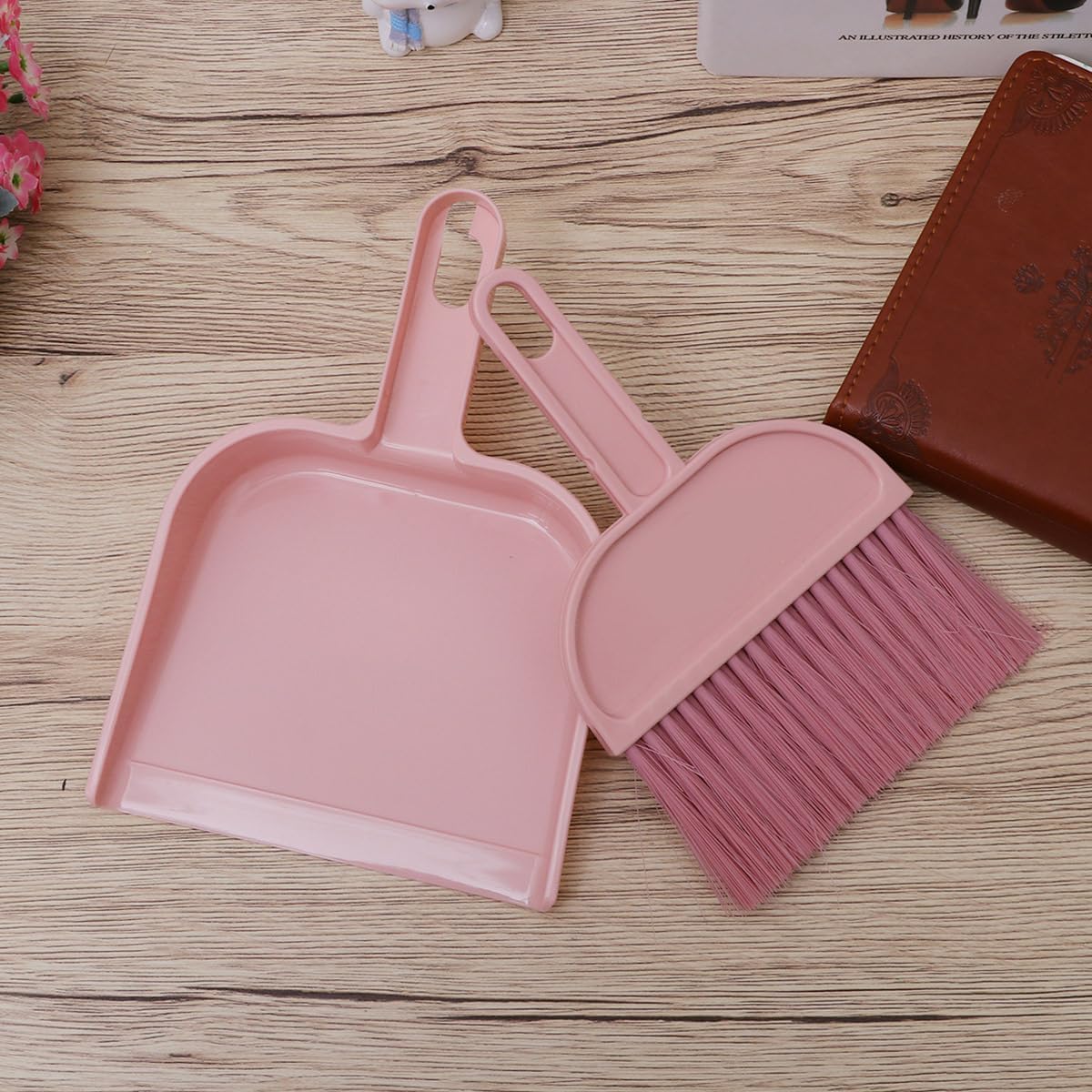 minkissy Mini Dustpan and Brush Set Portable Cleaning Tools for Small Pet Cage Desktop Bookshelf and Cabinet Sweeping Handheld Dustpan Shovel for Narrow Spaces 8.07 X 5.70 X 1.18 in