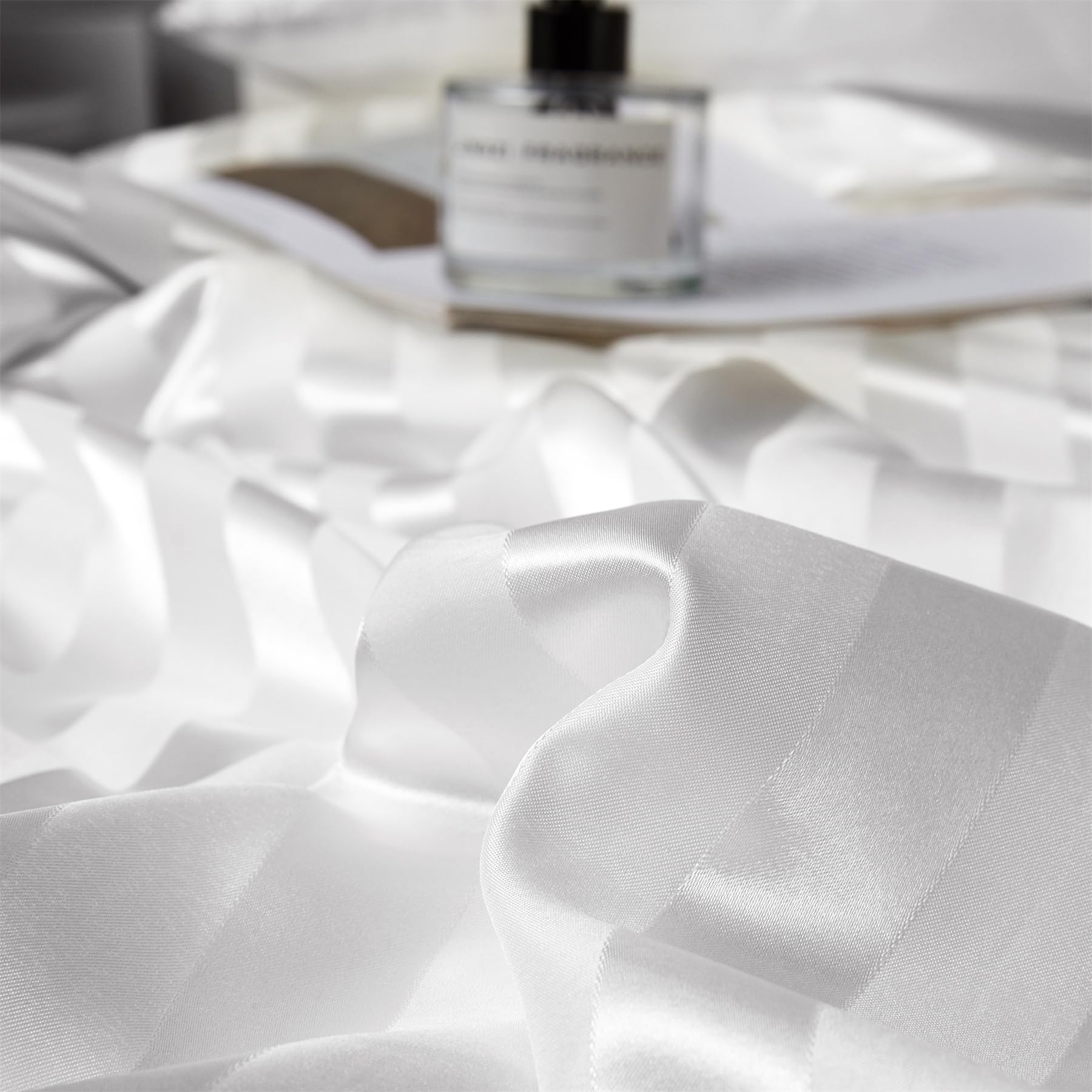 Copripiumino in Raso 220 x 240 bianco a righe lucido Deluxe Parure da letto in raso morbido setoso seta biancheria da letto per 2 persone adulte con cerniera con federe 65 x 65 cm