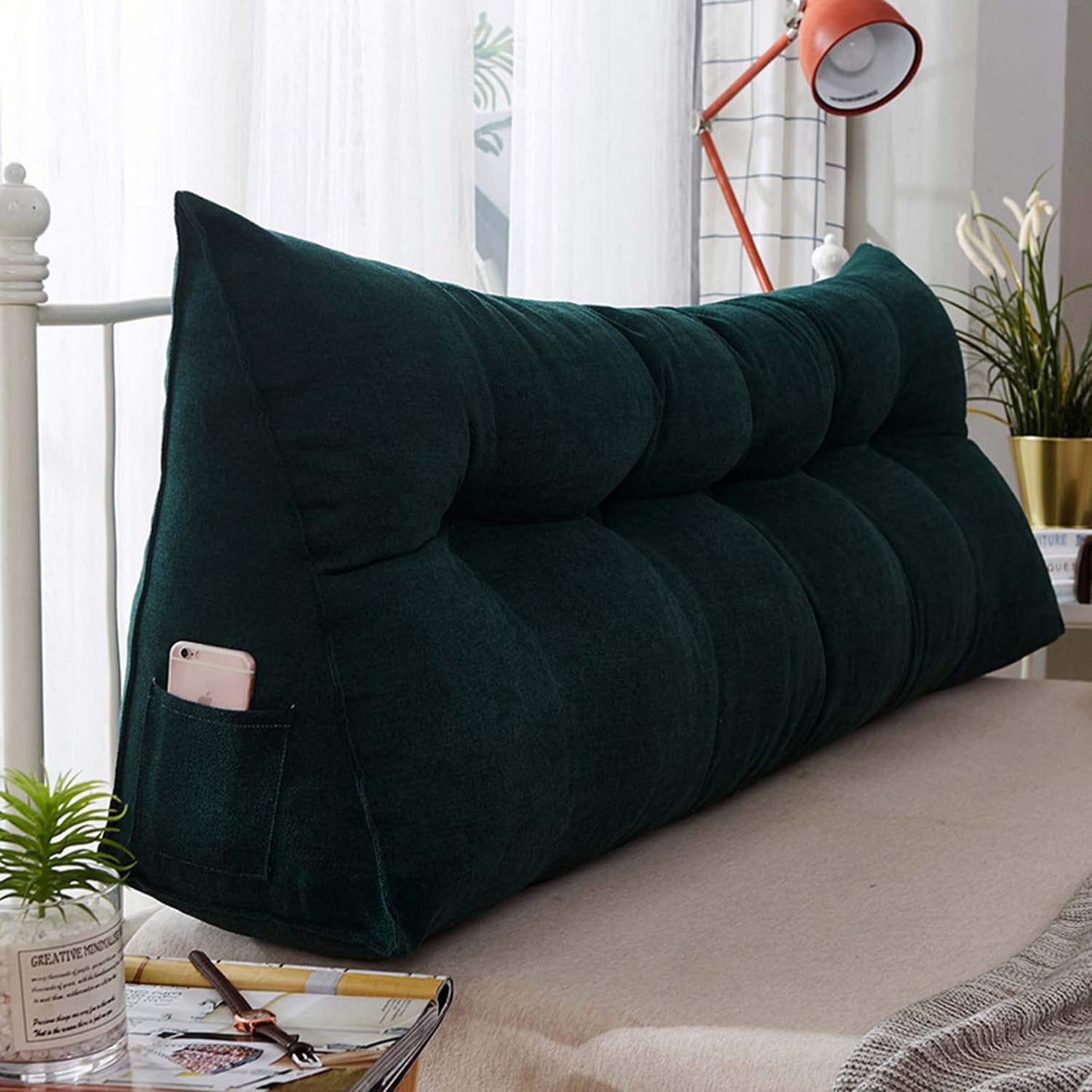 Coussin de lecture triangulaire pour dossier et soutien du dos au salon