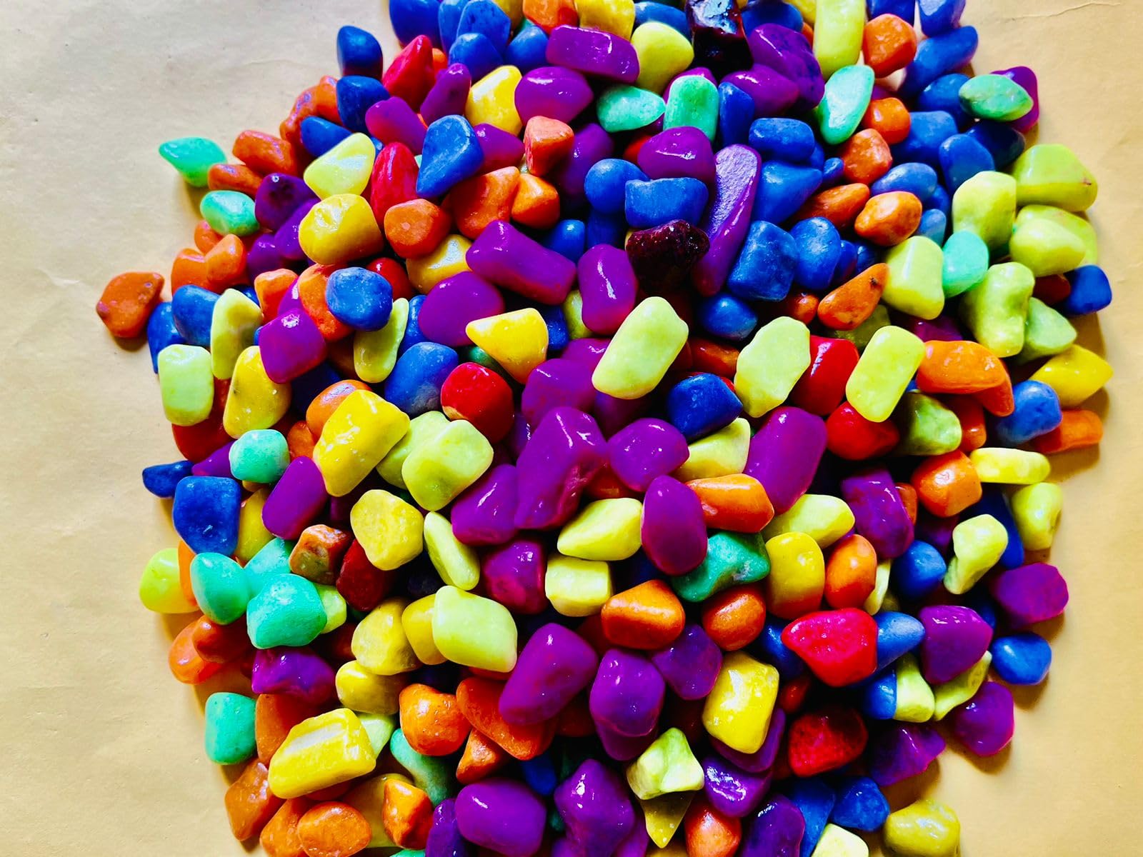 THE GUPTAS Multicolor Pebbles for Decoration - Pebbles for Plants Pots, Fish Tank Aquarium, Table Decor, Vase Fillers, Home Decor (18Kg) (B0BWYG92WV) Amazon Price History, Amazon Price Tracker