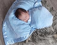 Review Image by Marisa Gonzalez Marisa Gonzalez