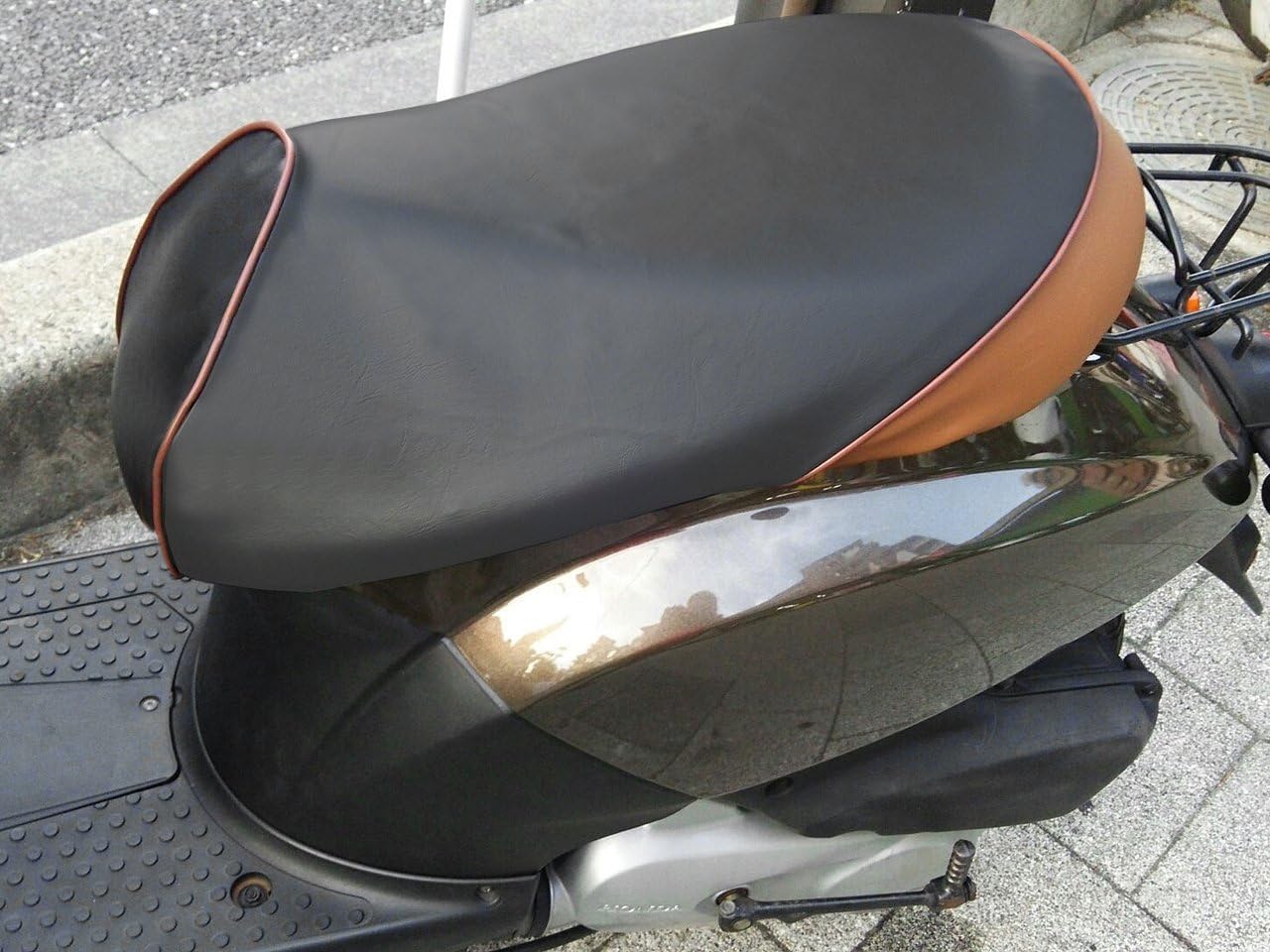 Domestic products thick leather material! TODAY specially designed seat cover black / brown Easy installation cover only the mouth of the rubber type AF61 / AF67 black / brown