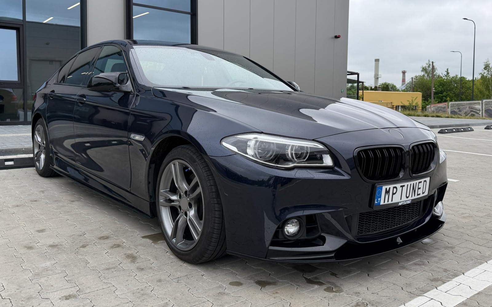 MpTuned F10 F11 Frontstoßstangenspoiler glänzend schwarz für 5 Series 2010–2017 518i 520i 530i 540i m550i 518d 520d 530d 540d