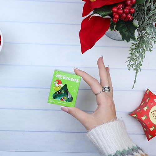 Miniatura 6 de Caramelos Grinch de chocolate con leche, dulces navideños suaves y cremosos, regalos de relleno de calcetines, 1.45 onzas (paquete de 3) (Jumbo