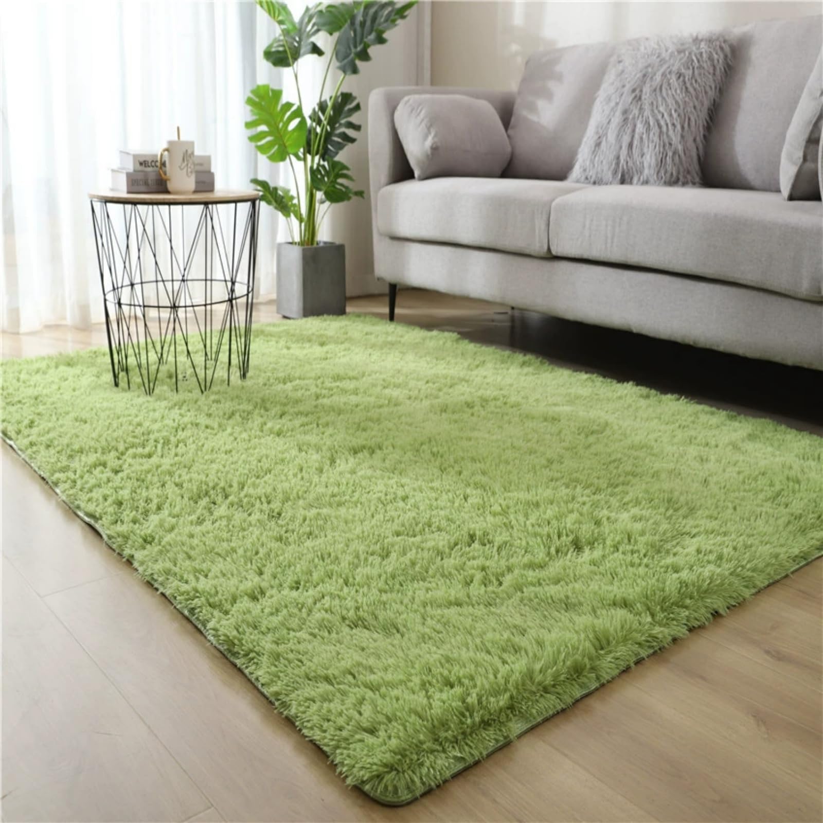 Tapis doux à poils longs en peluche pour chambre à coucher, envers antidérapant, design moderne vert sauge, 140 x 200 cm, tapis de sol confortable pour salon