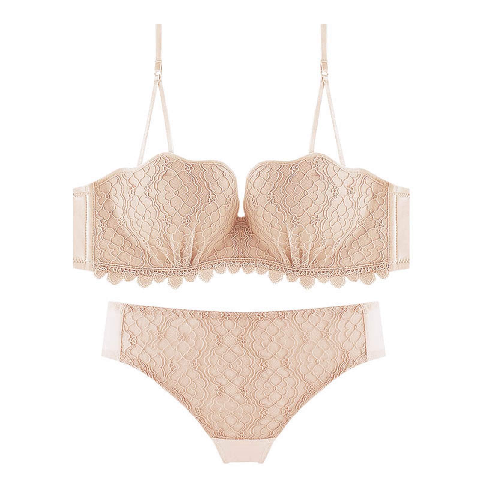 Ensemble soutien-gorge et culotte sous les vêtements moulants