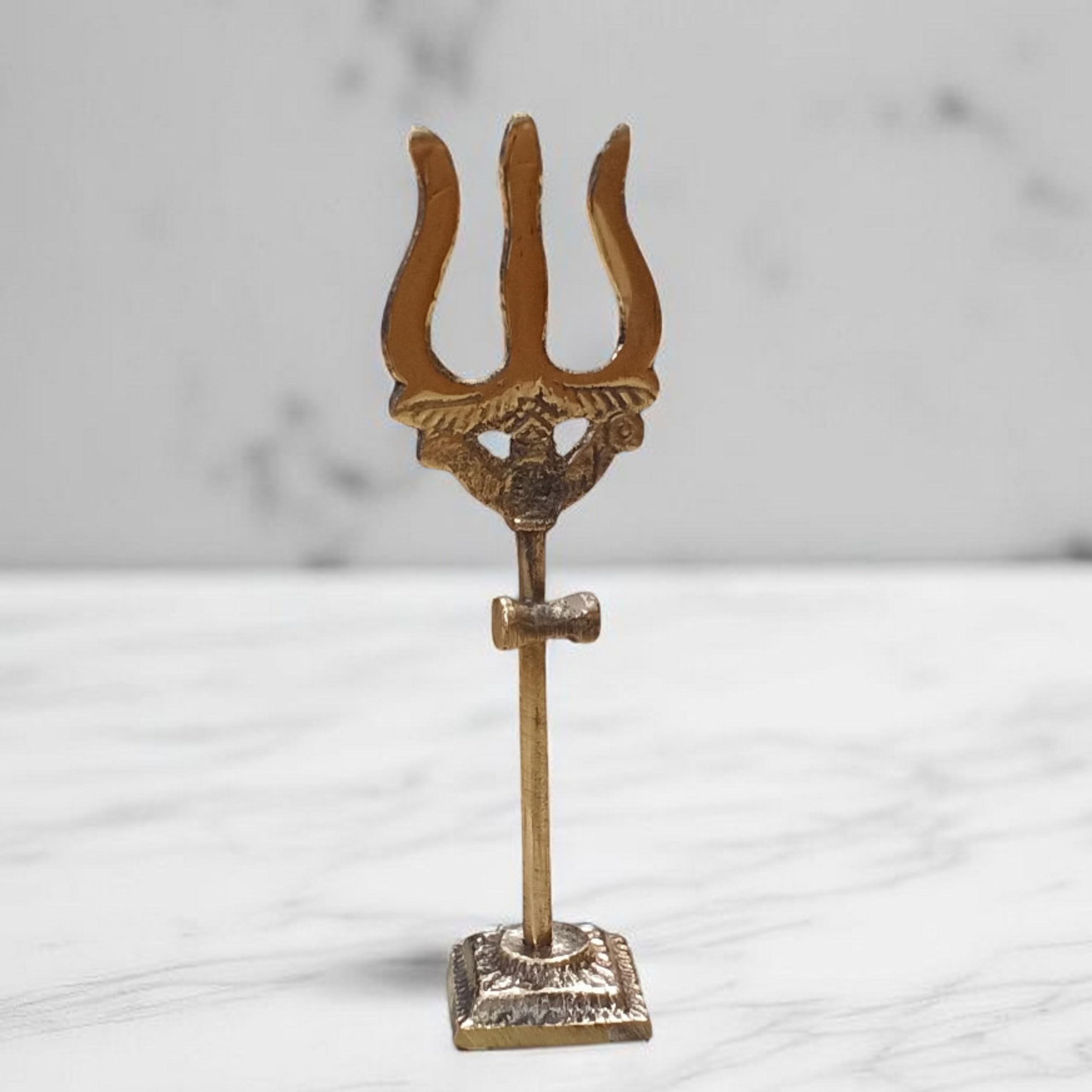 Shiva Lingam and Trishul シヴァ インド il_1080xN.5954167872_sd6p.jpg
