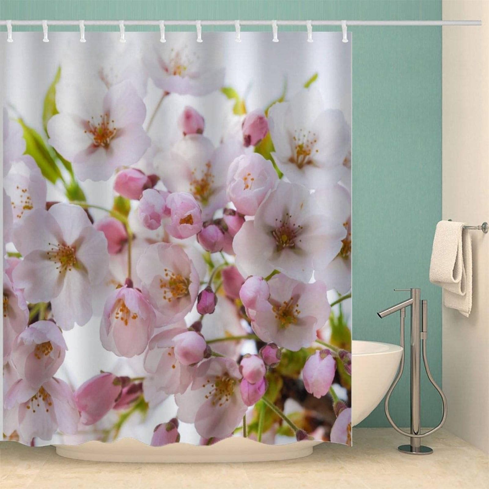 Rideau de douche fleur de pêche pour créer une ambiance spa et zen dans votre salle de bain