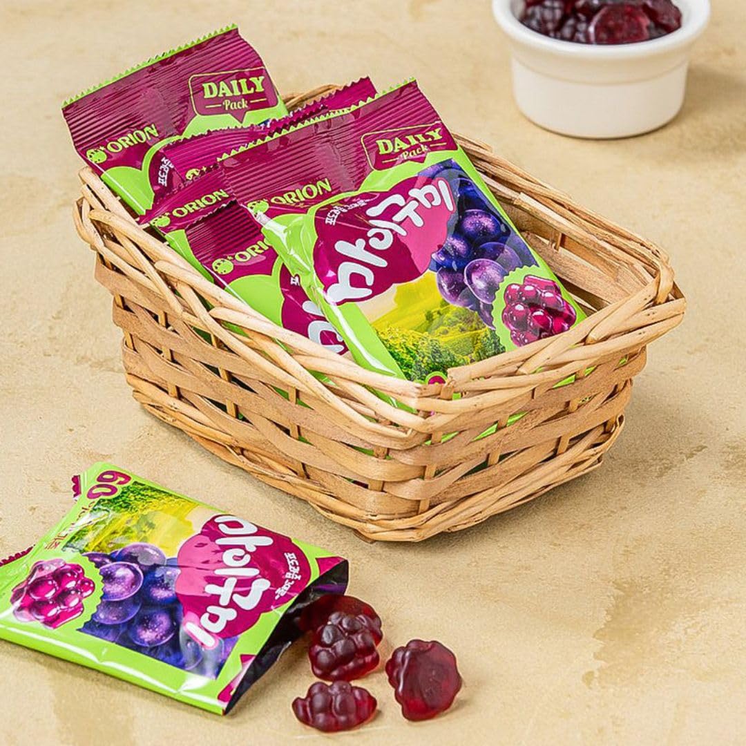 Korean Market | Caja Misteriosa de Dulces Coreanos | Un Regalo Dulce | 1 Caja Galletas Choco, 2 Refrescos, 2 Sticks Galleta y Choco, 2 Nubes de Caramelo, 2 Algodón de Azúcar y 2 Gominolas Coreanas