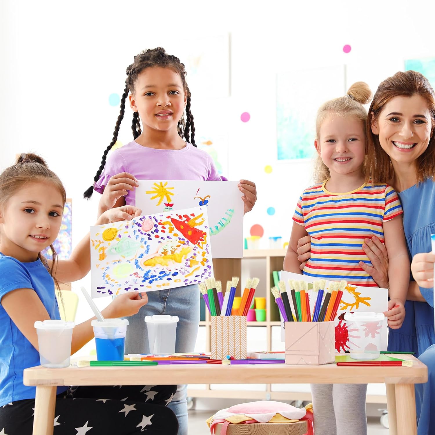 Gueevin 30pcs No Spill Paint Cups with Lids for Kids Toddler Children and Paint Brushes for Kids Painting Art Supplies Preschool Classroom Christmas, 10 Colors (White)