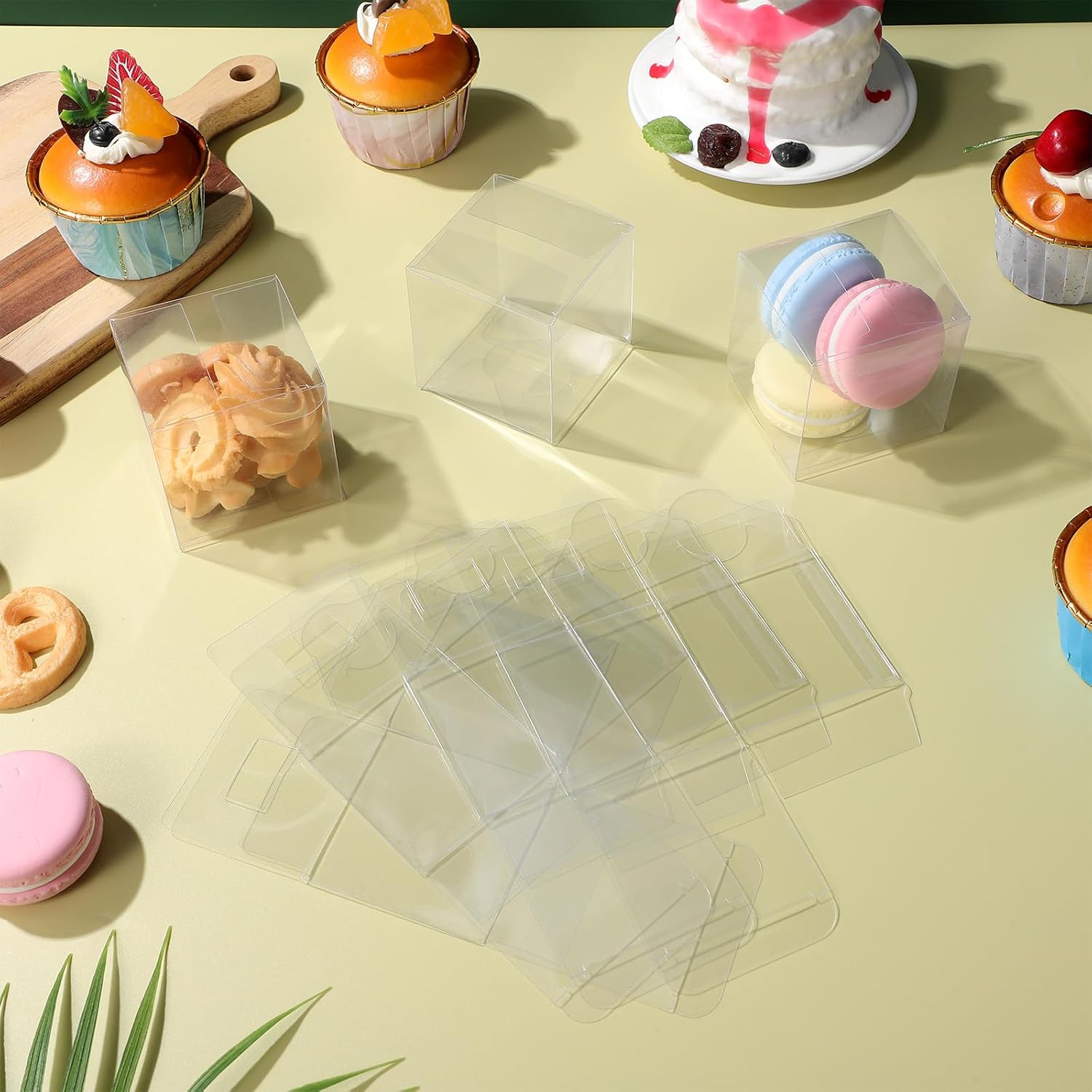 OKUMEYR 100pcs Small Plastic Packaging Boxes 6x6x6cm Pvc Favor Boxes for Wedding Shower Party Candy Dessert Treats