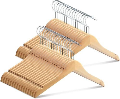 Pinkunn 50 perchas de madera para bebés y niños, perchas de madera sólidas para bebés y niños, abrigo para bebés con pantalones, muescas de hombro,