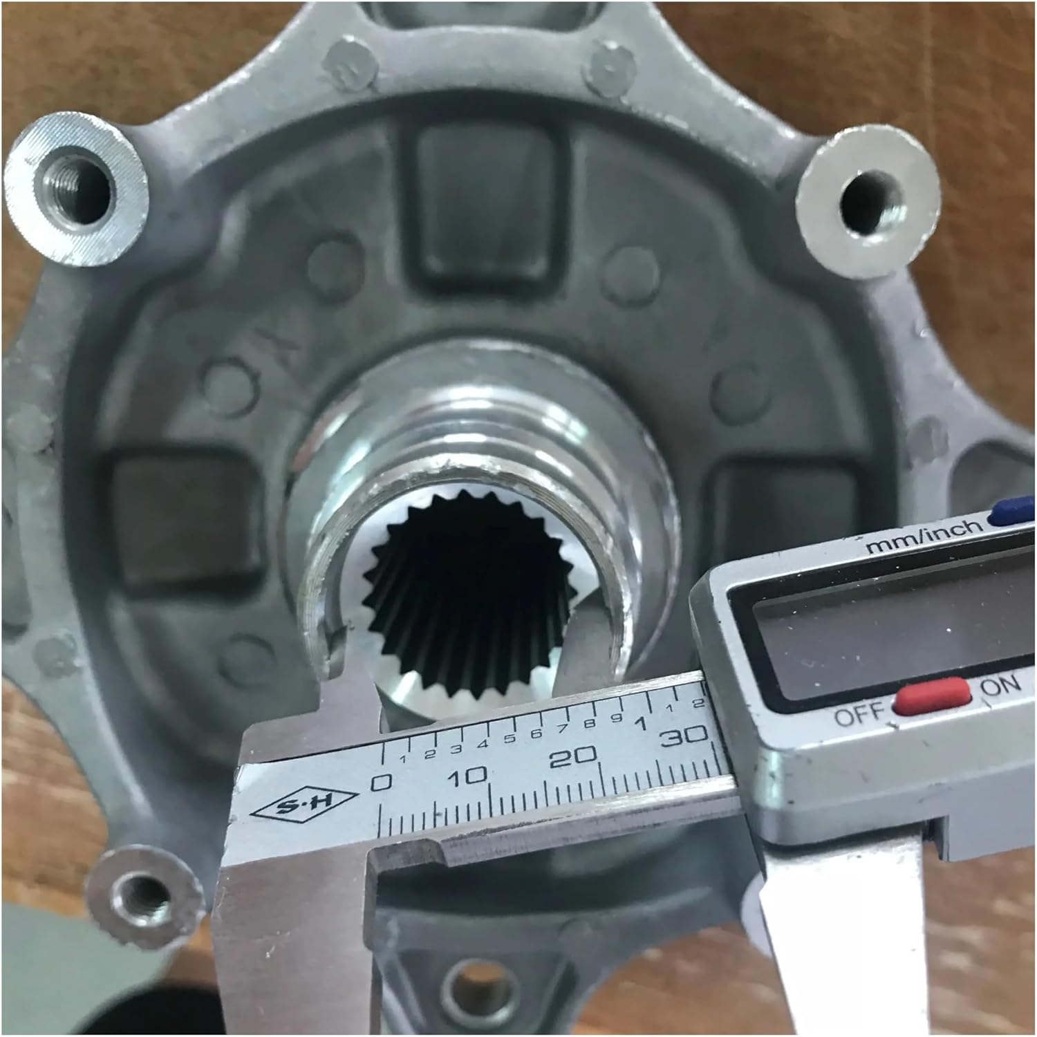 Buyang 300 Rear Wheel Hub B for 300cc ATV Quad 2x4 4x4 FA-D300 H300 G300-4.1.01.0082 Version