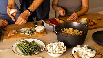 GSI Outdoors Guidecast 5qt Dutch Oven | Cast Iron Dutch Oven for Camping, Cabin and Home Kitchen