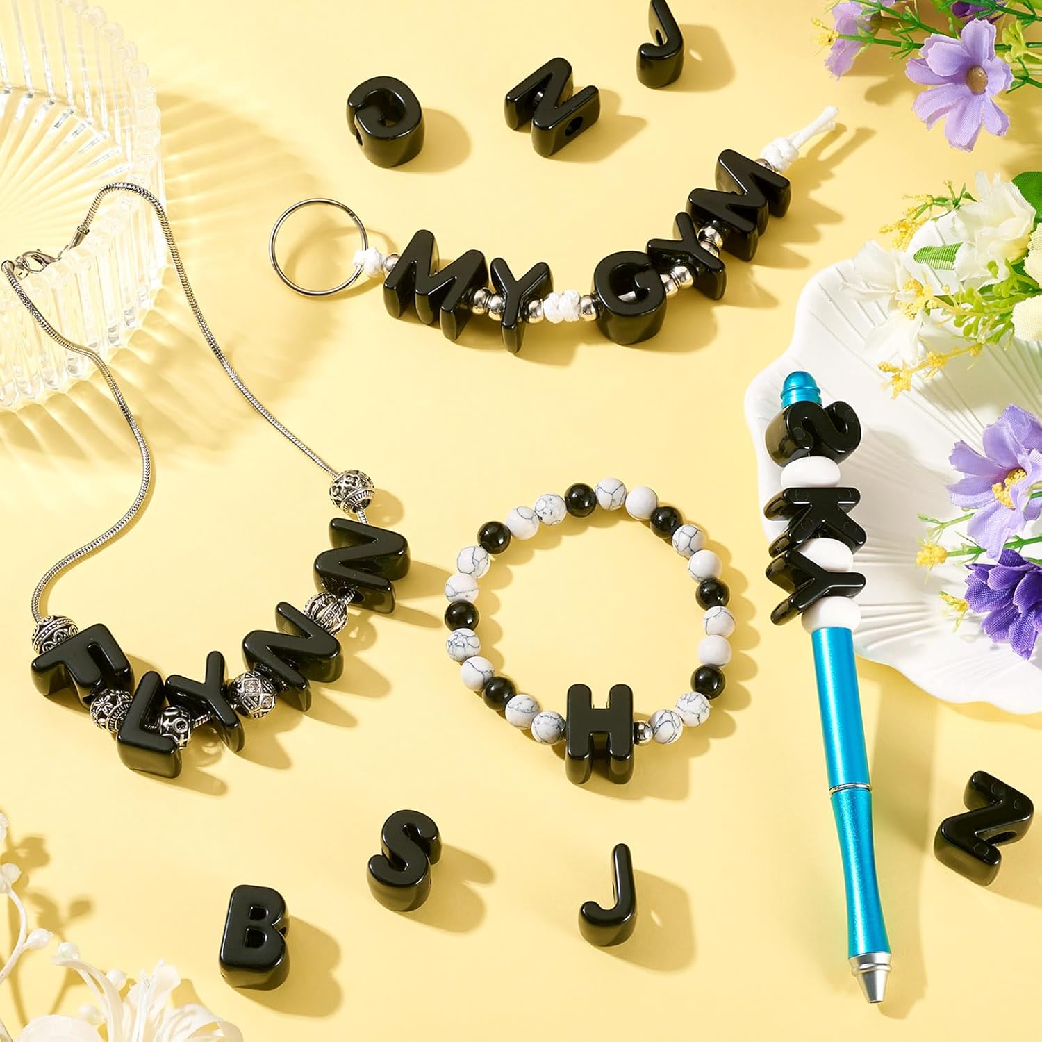 30 Pcs Black Large Letter Beads Acrylic Big Alphabet Beads 21mm Large Hole Acrylic Letter Slide Bead for Bracelets Jewelry Making Keychain Bag Charm Kit Phone Chain Decor
