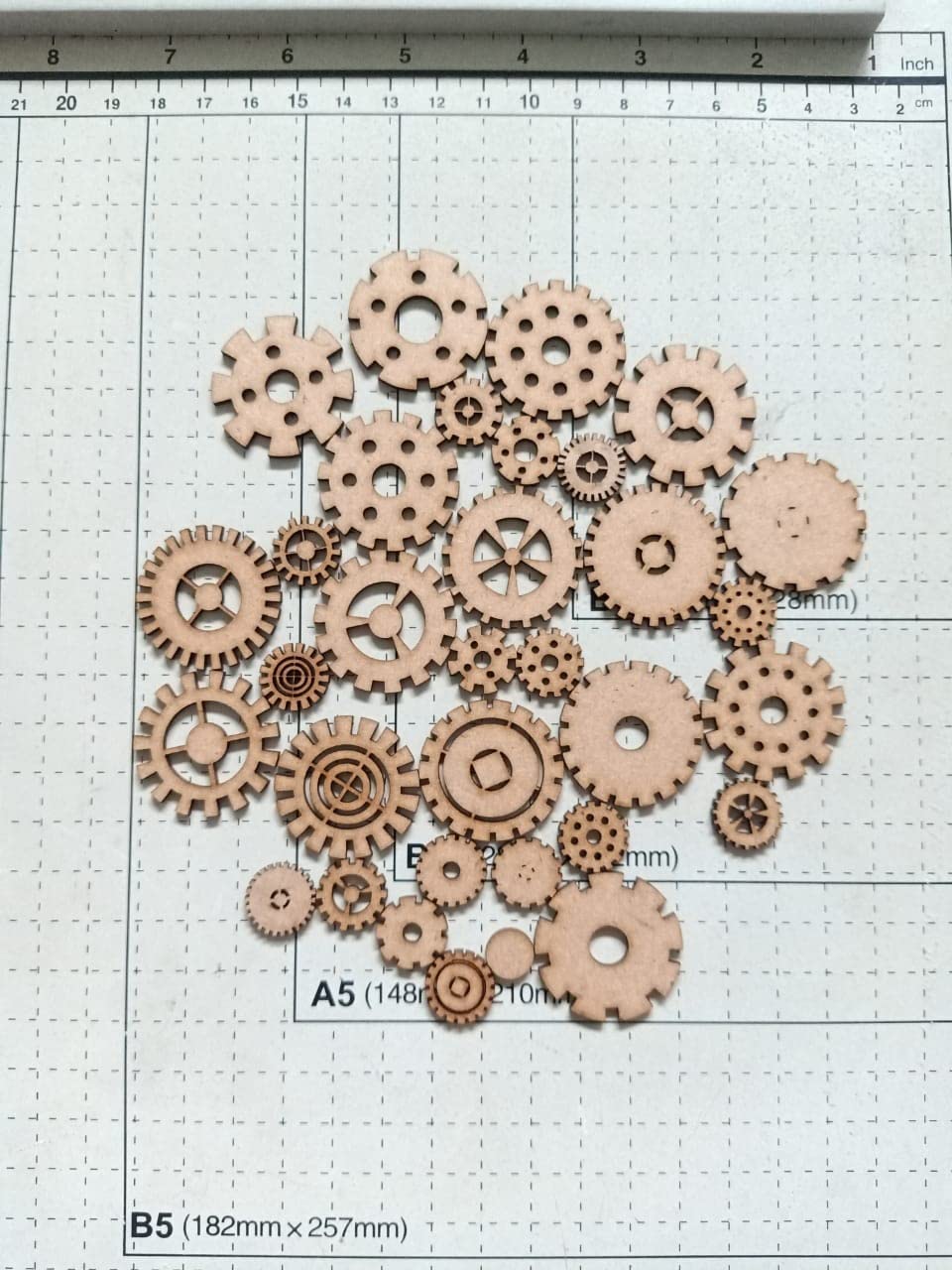 SACO 004 Wooden Mixed Wheel Gear Pattern Round Random Handmade Scrapbooking Craft (15 and 30 mm) -32 Pieces-image-18