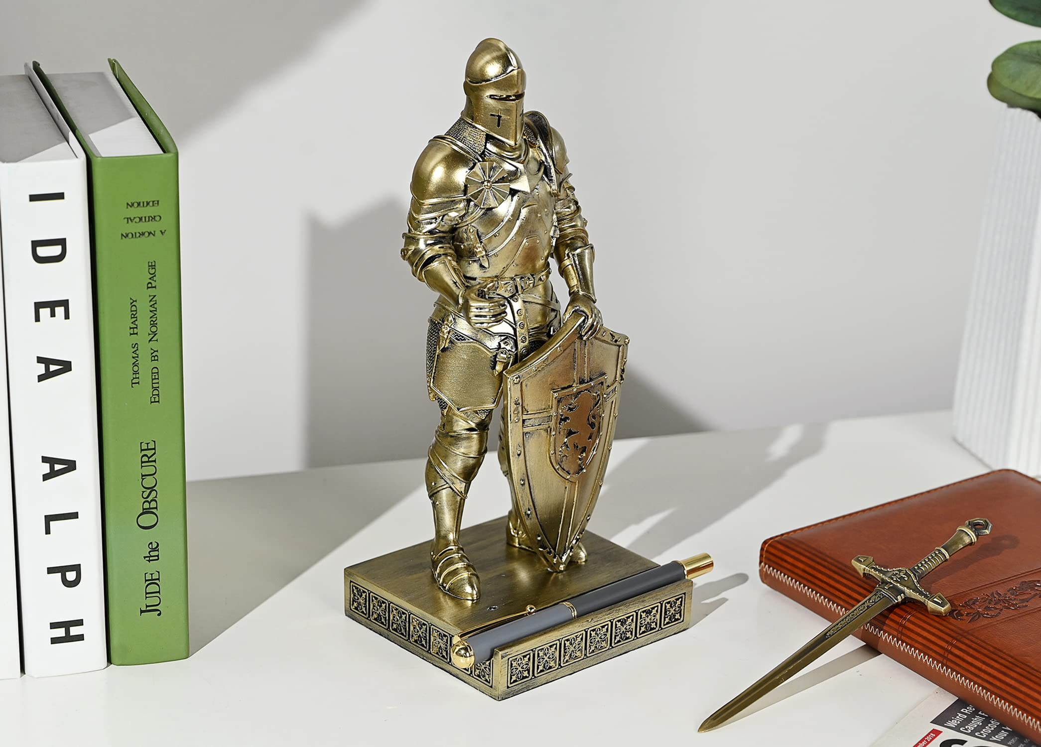 Ozdoba King's Guard figurka rycerza na biurko, akcesoria biurkowe, uchwyt na długopis, stojak do papieru do biura i domu (brązowy)