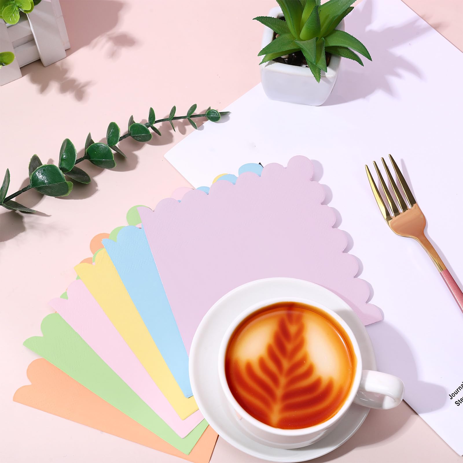 Whaline Lot de 300 serviettes de cocktail jetables en papier festonné couleur macaron 6 couleurs pastel pour mariage, fête prénatale, fête d'anniversaire, décoration de table