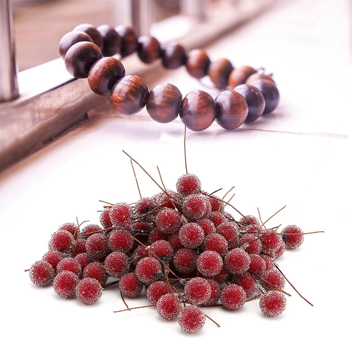 100pcs Artificial Holly Berries, Berry Flower Mini Frosted Fruit Home Wedding Party Decor Rustic Fake Simulation for Christmas Tree Decorations Supply