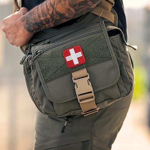 Miniatura 5 de LIVANS Medic Cross Morale Patch, parche médico blanco de primeros auxilios, parches tácticos de gancho y bucle EMT, 2 paquetes para mochilas