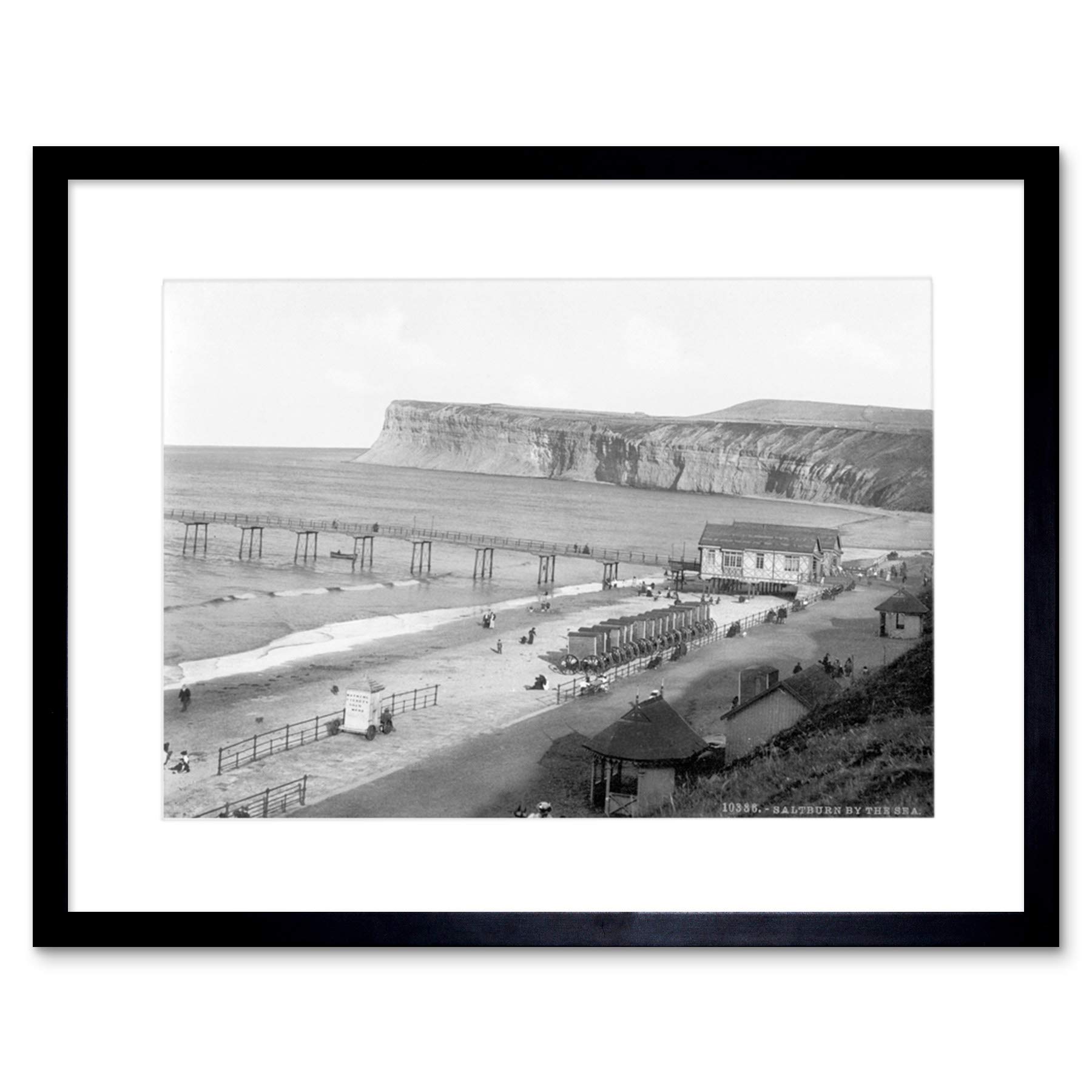 Wee Blue Coo SALTBURN BY THE SEA GENERAL VIEW YORKSHIRE ENGLAND OLD BW FRAMED PRINT B12X797