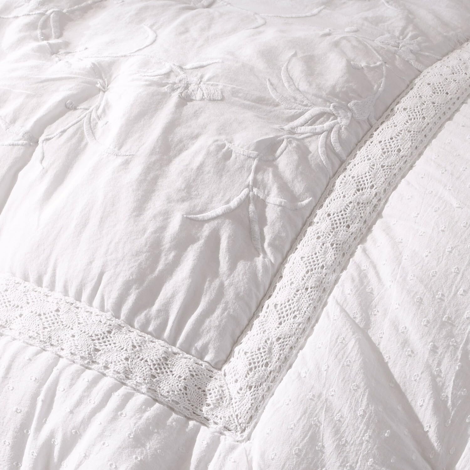 Loberon Quilt Pittefaux, mit Ornamenten, Stickereien und Rüschen veredelt, weiche Wattierung, Romantik-Look, Schlafzimmertextilien, Tagesdecke, Baumwolle, Polyester, weiß