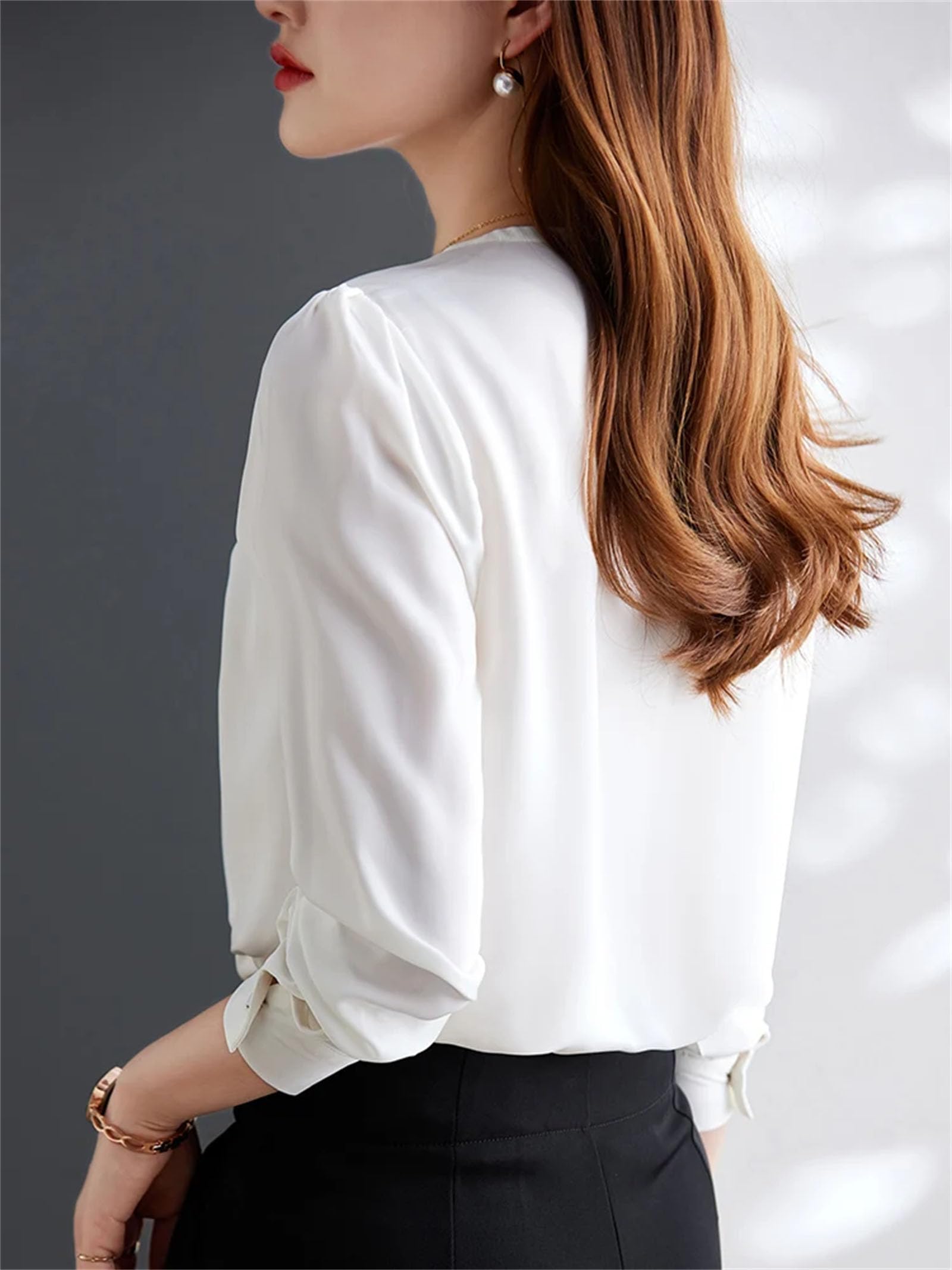 Blusas de cuello redondo para mujer, elegantes, informales, plisadas, con cadena de perlas, manga larga abombada, camisas de oficina