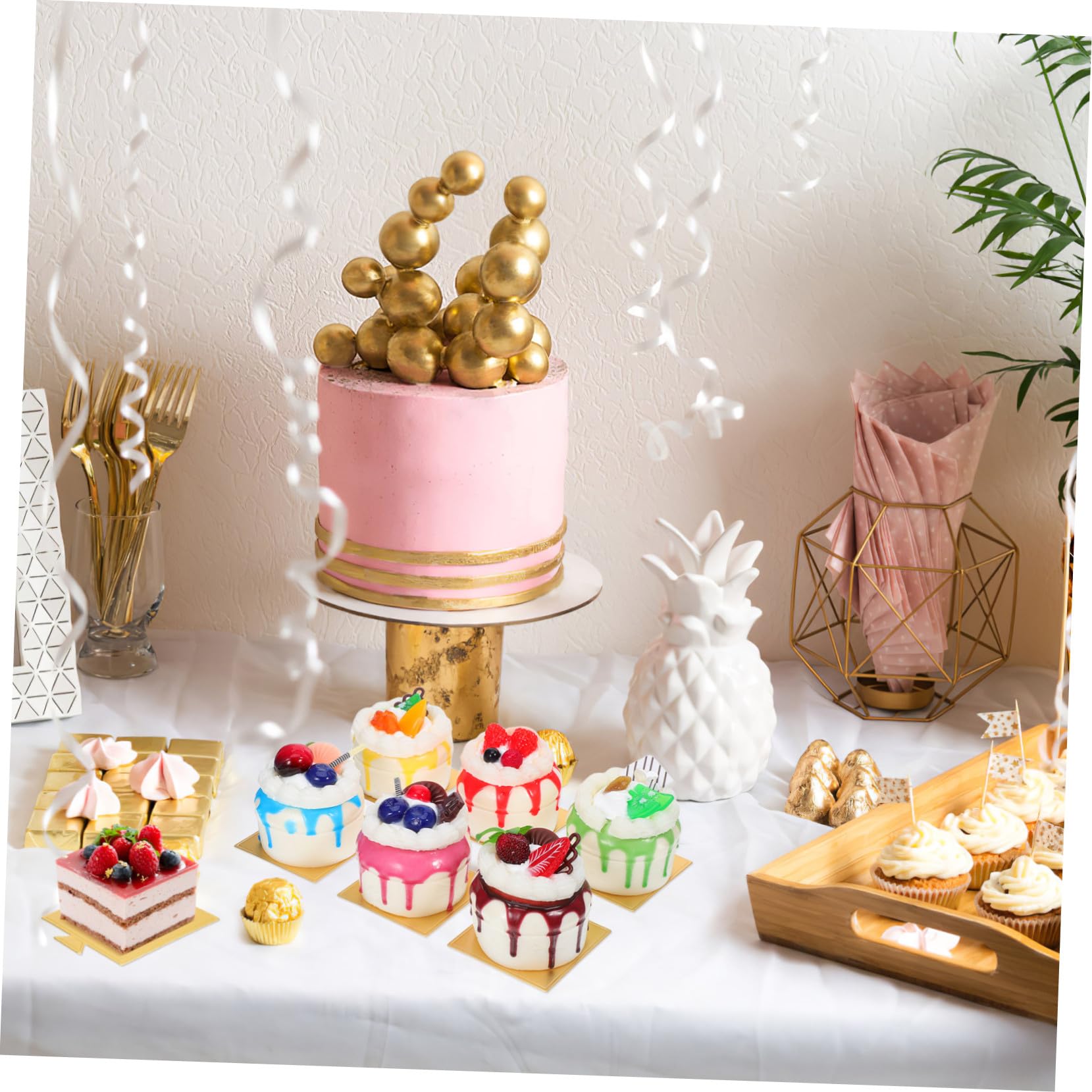 Quadratische Mousse Kuchenplatten Stabile Kuchenböden 100 Blatt aus Papier Einweg Kuchenunterlagen zur Tortendekoration und Partykuchen