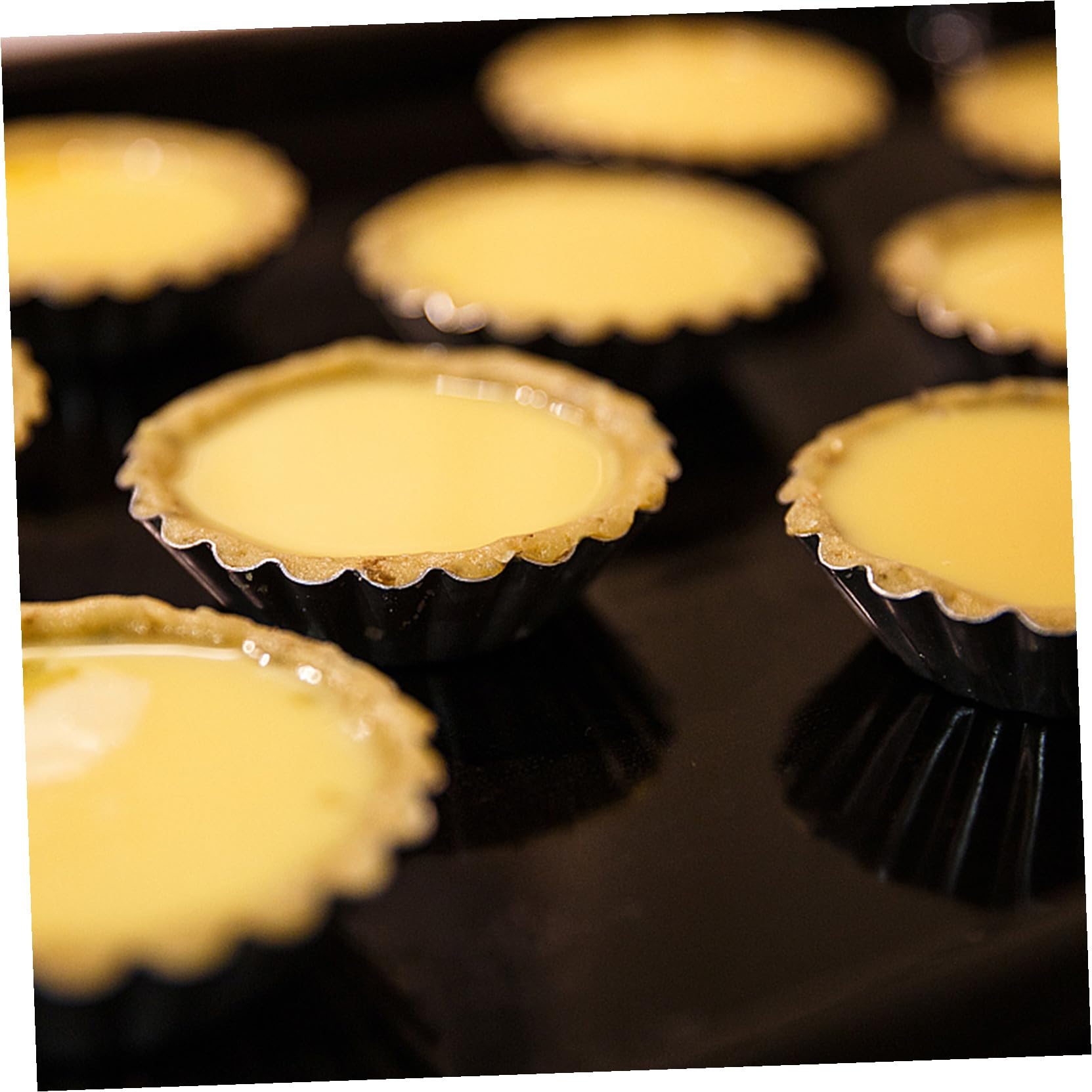 TOYANDONA 50 piezas Molde de Acero Inoxidable para Tartas y Pudines Paquete de Unidades Molde Multiusos para Repostería para Muffins Tartaletas y Quiches Resistente y Fácil de Usar para