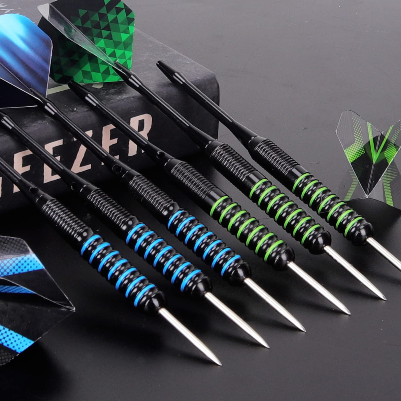 Lot de 12 fléchettes Professionnelles Pointe métal Tige Aluminium 18 Ailettes Anneaux