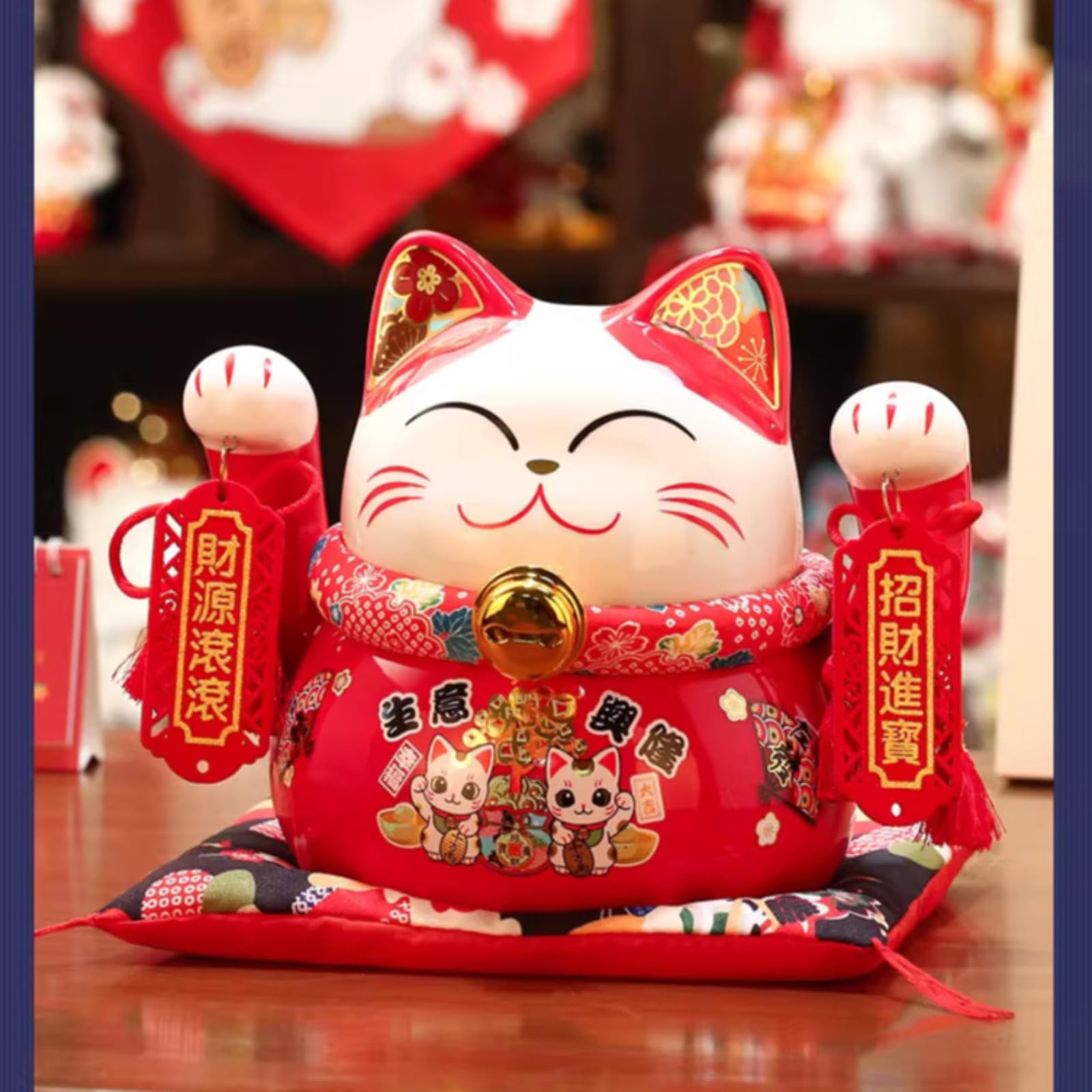 Maneki Neko en céramique fait main : chat rouge de 21 cm pour une décoration unique et raffinée