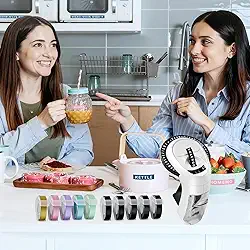 Máquina de fazer etiquetas em relevo Omega S com fitas, etiquetadora manual de gravação clássica 3D com 10 rolos de 9 mm x 3 m de etiquetas para casa, escritório e artesanato DIY, branco e preto