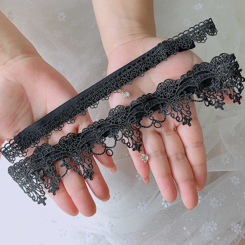 Amazon.com: deladola Bridal Wedding Garter Black Lace Garters Set