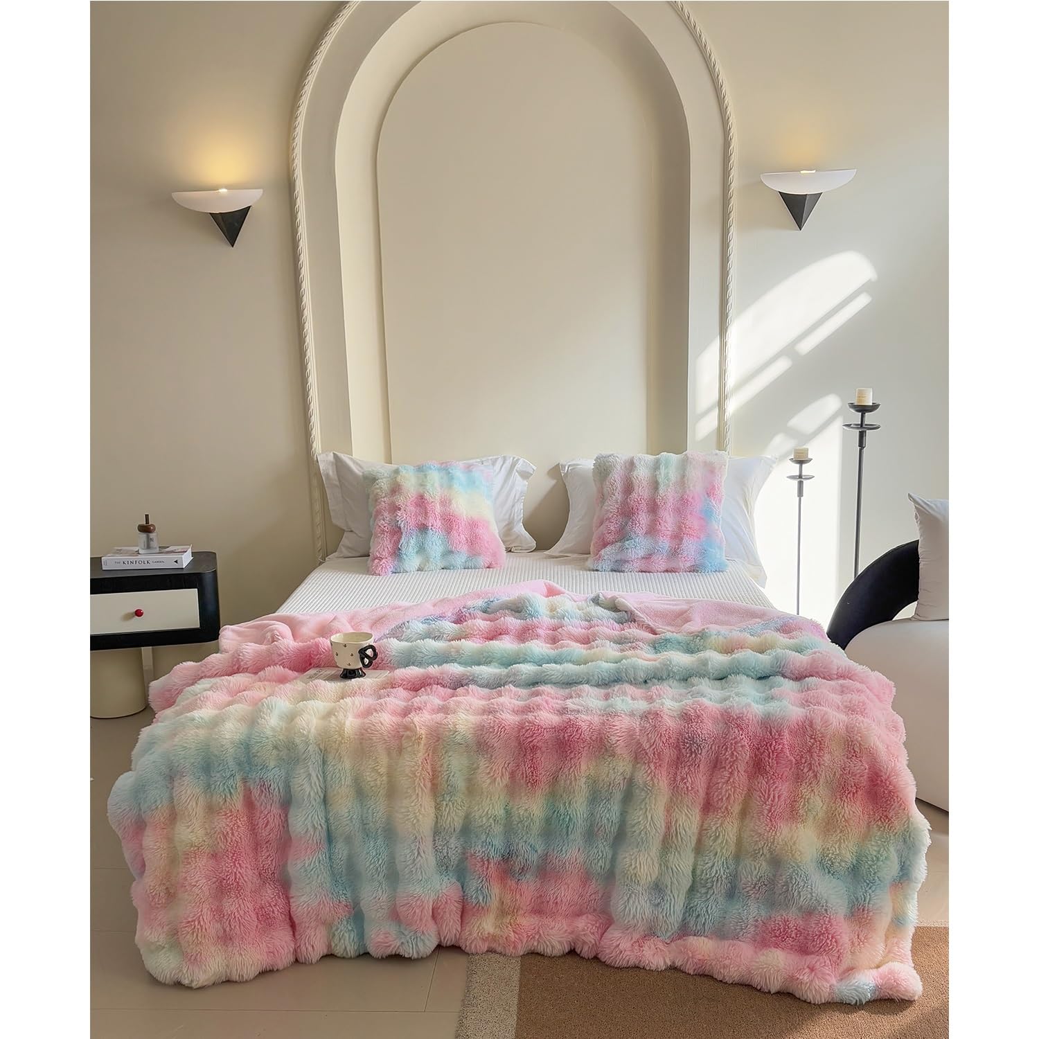 Couverture en peluche pour le canapé moelleuse et colorée idéale pour vos soirées cocooning