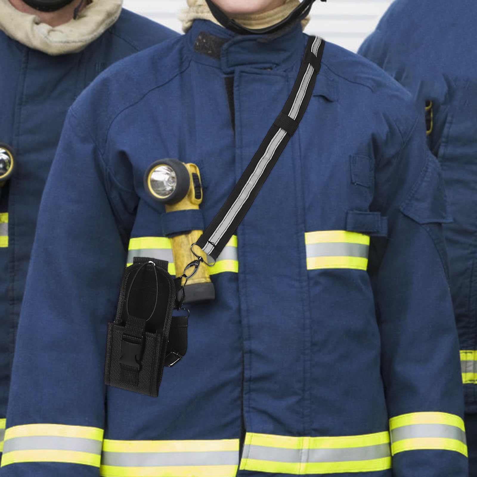 Support de Radio avec bandoulière : bandoulière Robuste pour radios portatives de Pompiers et Pochette en Sangle. Accessoires de sécurité et équipement de Formation.