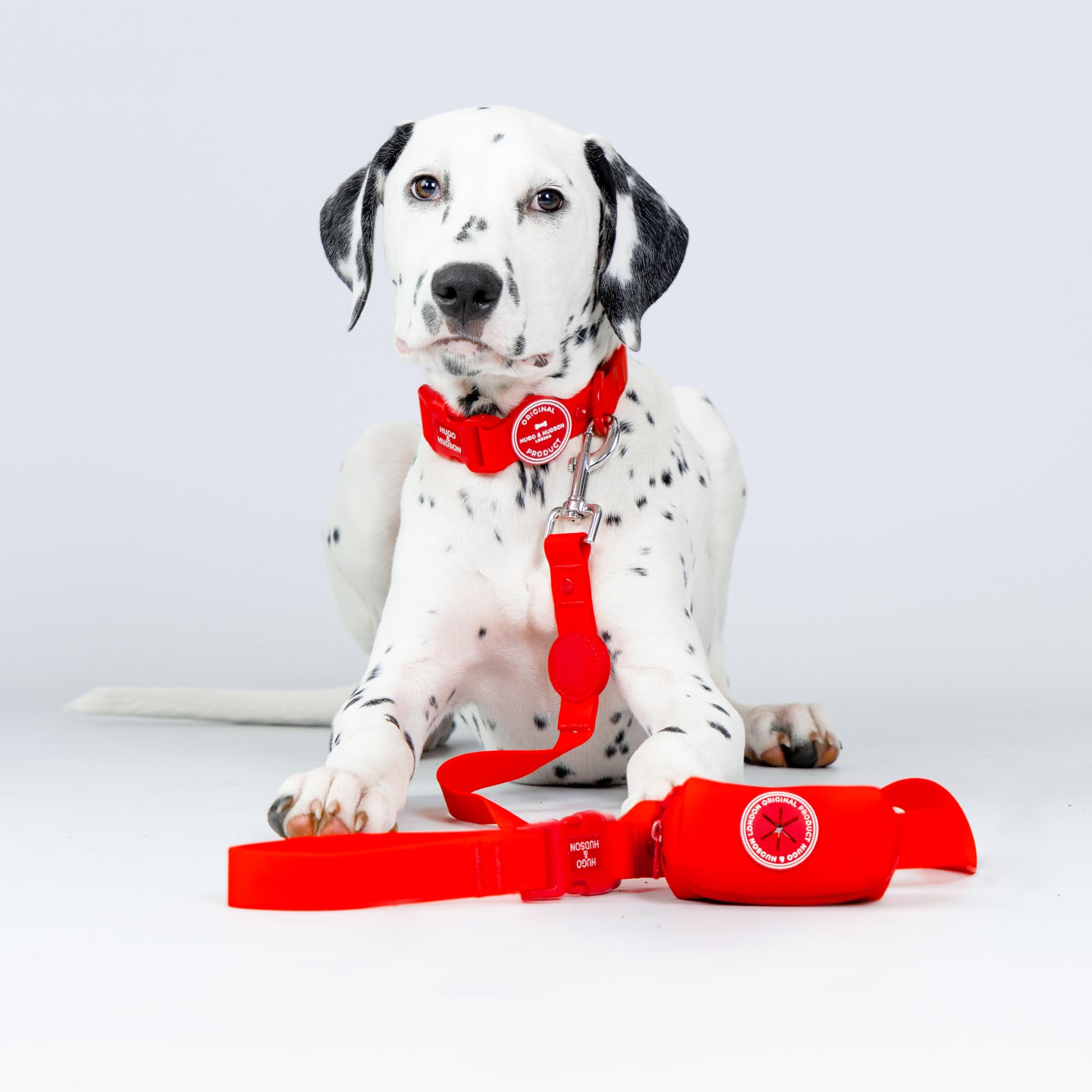 HUGO & HUDSON Dog Poop Waste Bag Dispenser, Poo Bag Holder with Carabiner Clip, Red - Image 2