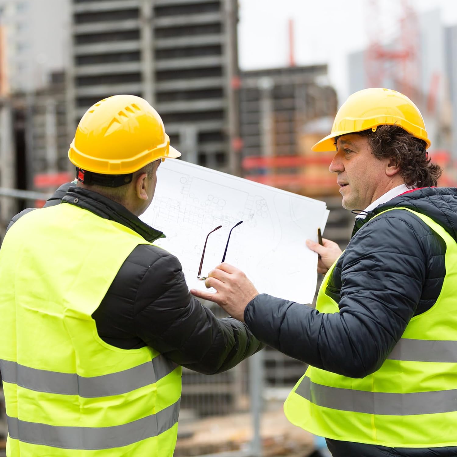 SHENLIU 30 Pack Reflective Safety Vests Bulk, High Visibility Mesh Security Vest with 2 Reflective Silver Strips, fluorescent Green Neon Construction Work Vest for Men Women Work Cycling Runner