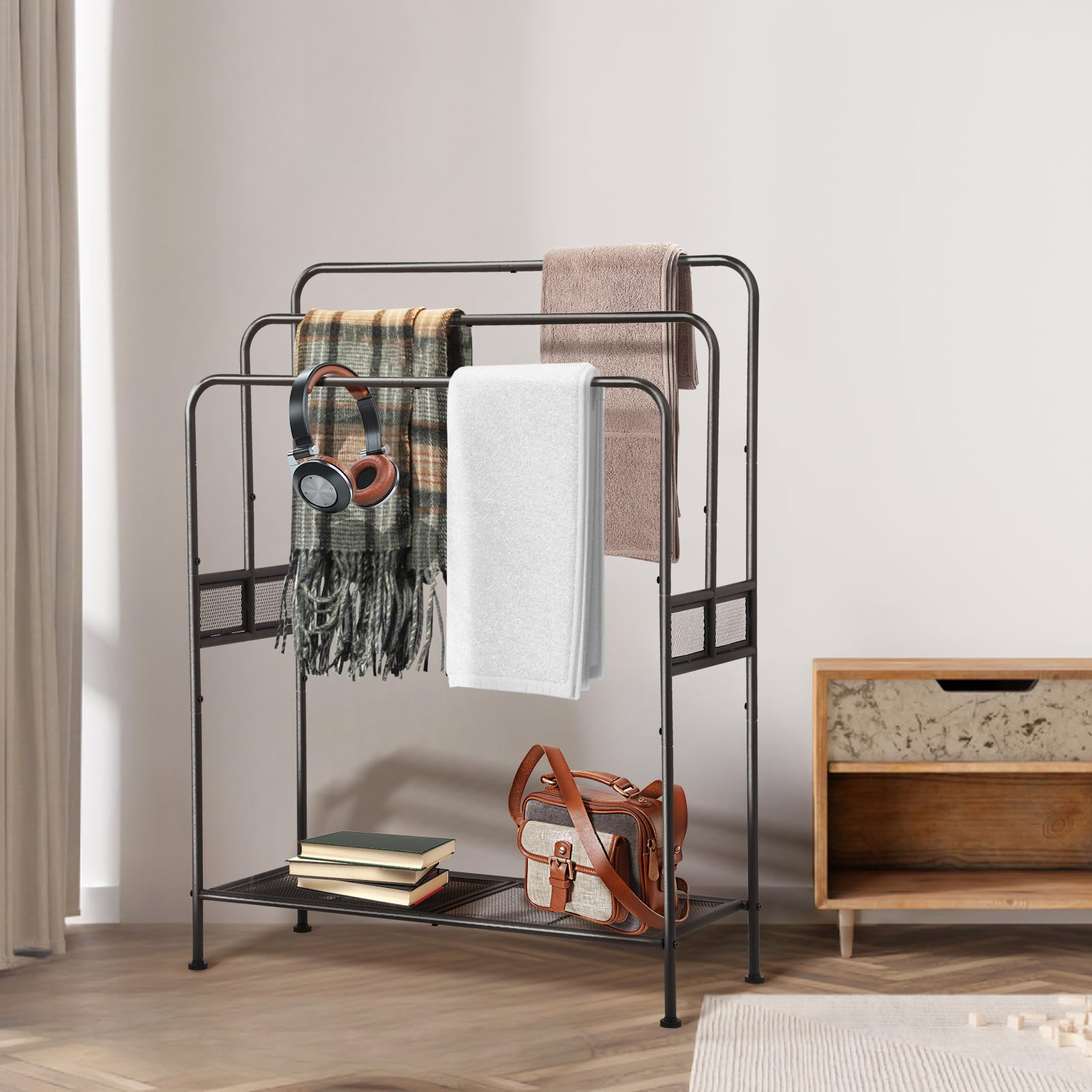 Porte-serviettes de 111,8 cm de grand format autoportant - Porte-serviettes pour piscine extérieure à 3 niveaux, support polyvalent pour couvertures et couettes pour salon, salle de bain