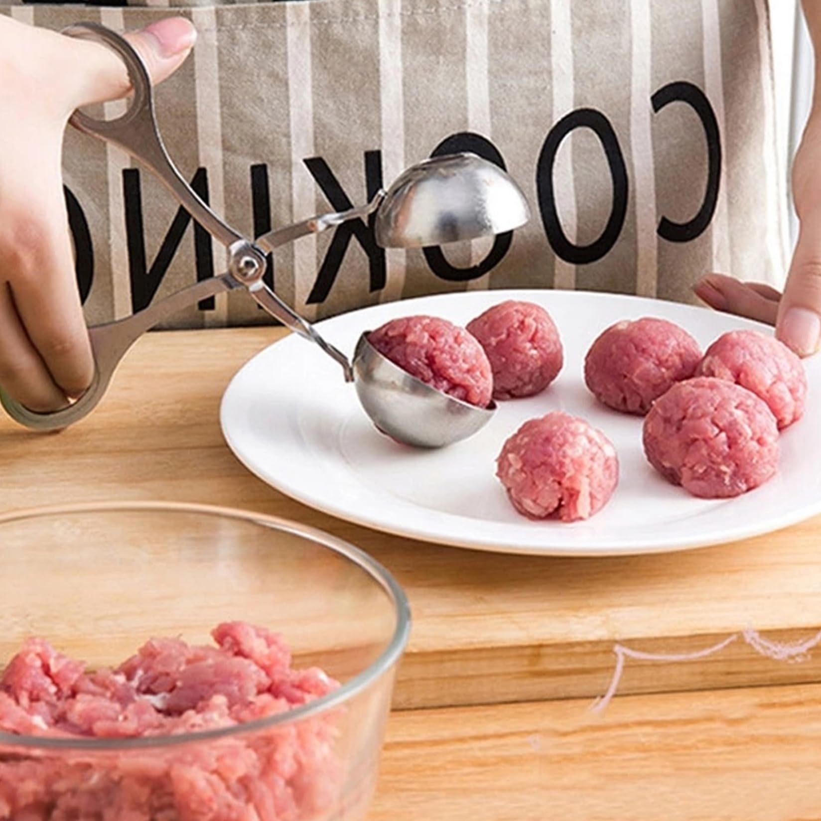 Herramienta Para Hacer Albóndigas 2PCS Herramienta Para Hacer Albóndigas Grandes Y Pequeñas De Acero Inoxidable Pinzas Antiadherentes Para Albóndigas Con Orificio De Descarga