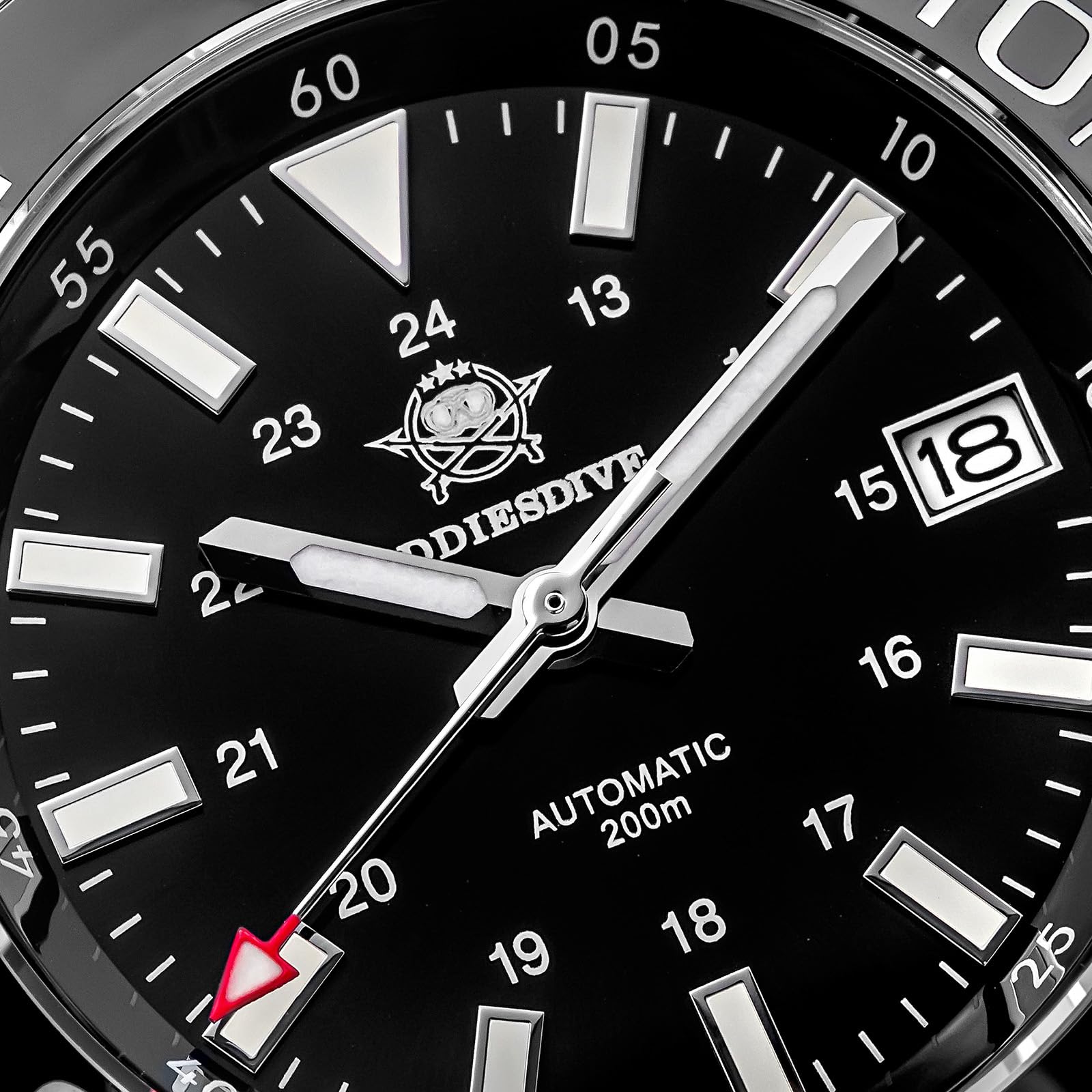 ADDIESDIVE Montre Automatique pour Homme Mouvement 8215 Montre mécanique BGW9 Lunette en céramique Lumineuse Montre de plongée analogique pour Homme 200m avec Bracelet en Acier Inoxydable AD2504