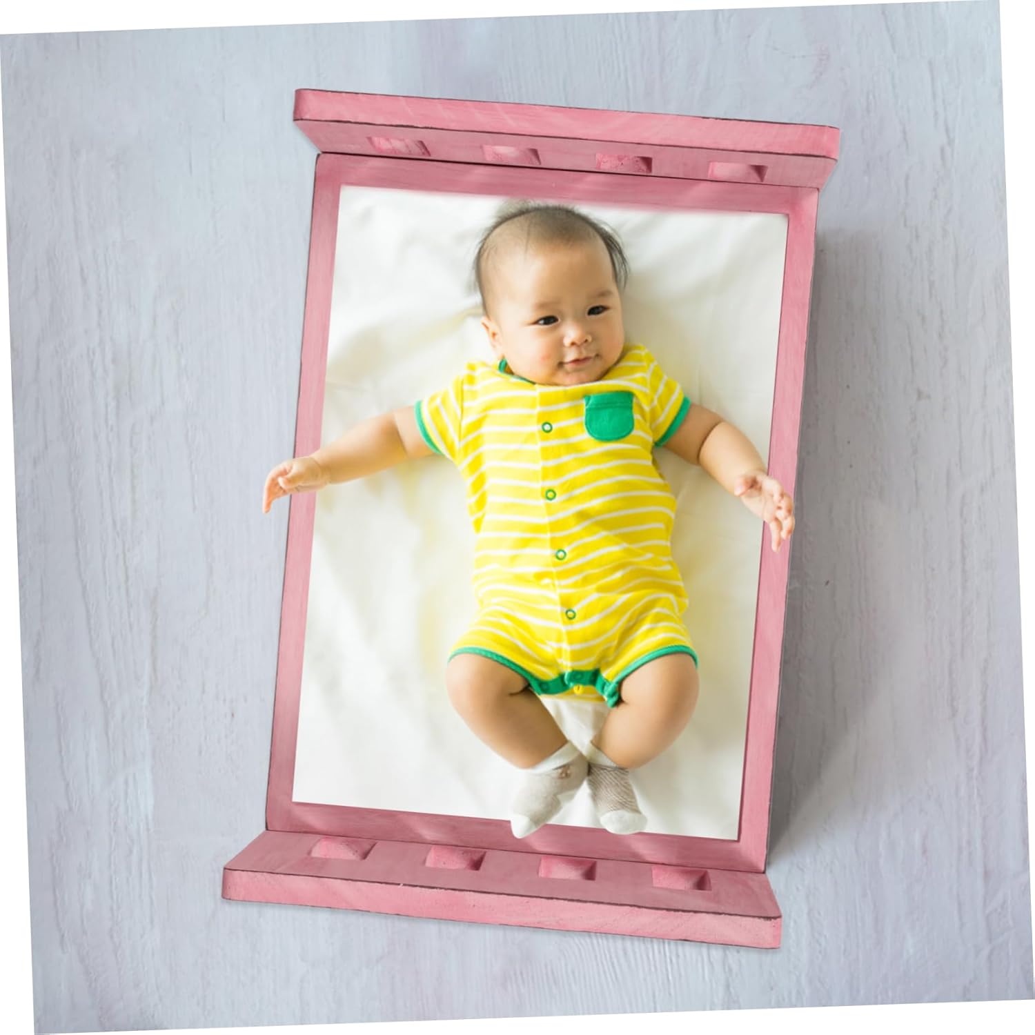 NUOBESTY Newborn Photography Prop Wooden Bed Accessory for Photoshoots Vintage Design for Capturing Milestones for Creative Styling in Newborn Photography Sessions