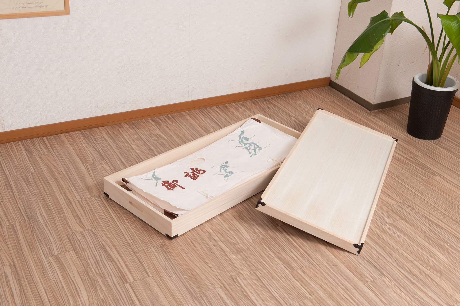 桐衣装箱 桐箪笥 着物衣装収納用 Amazon.co.jp: 桐衣装箱 1段 高さ12cm 隅金具付 GB-0001