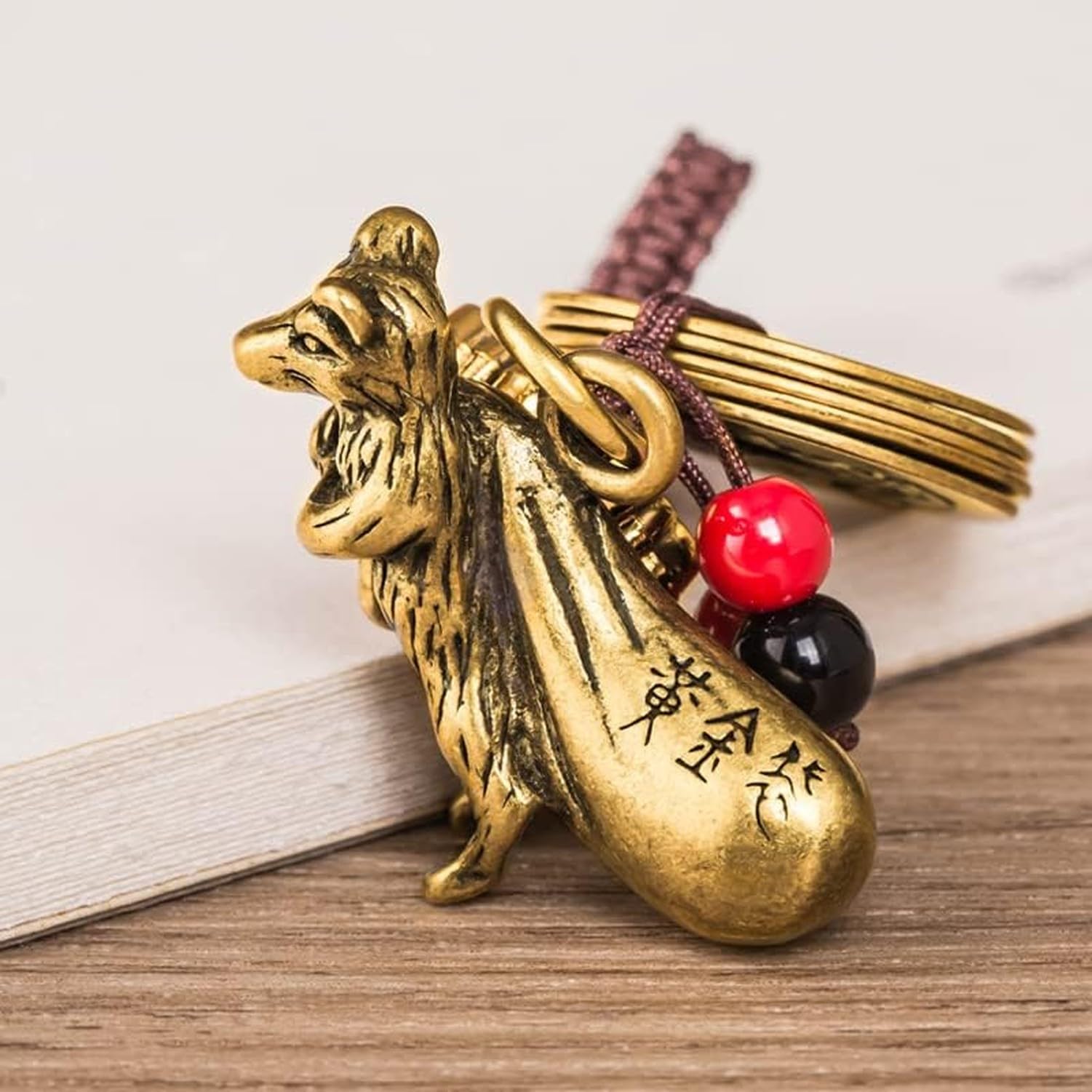 Rzeźba z Mosiądzu Figurka Fengshui Zoomorficzna Statuetka Sztuka Gospodarcza Kolekcjonerska do Domu Biura Brelok do Kluczy Zawieszka Ręcznie Robiona Dzwonek na