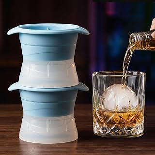 WeiGuoDianZi 製氷皿 アイストレー 大きい氷 直径6cm 球体氷 ラウンドアイス 丸氷 ロックアイス バー用品 製氷器 アイスボールメーカー シリコン型 製氷型 氷球型 押し込み式 簡単脱模 冷凍庫収納 積み重ね可能 省スペース 繰り返し使える おしゃれ パーティー プレゼント ギフト 夏グッズ 暑さ対策 冷たい飲み物 ウイスキー アイスコーヒー アイスティー (ブルー/2本セット)